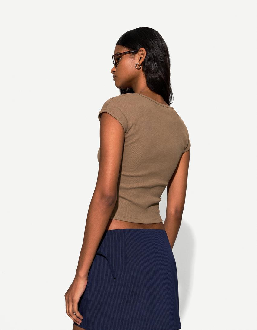 Short sleeve V-neck T-shirt-Brown