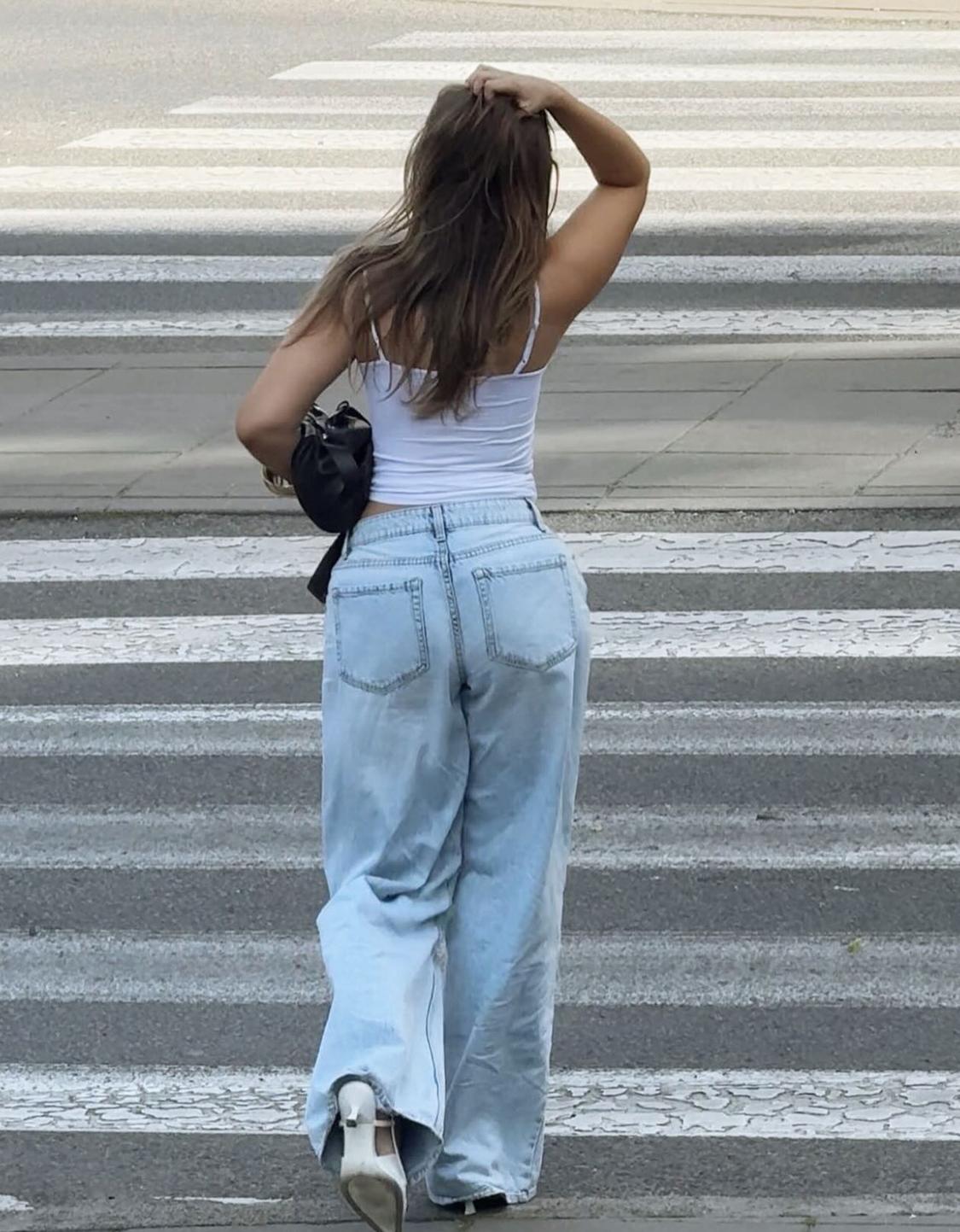 Wide-leg jeans