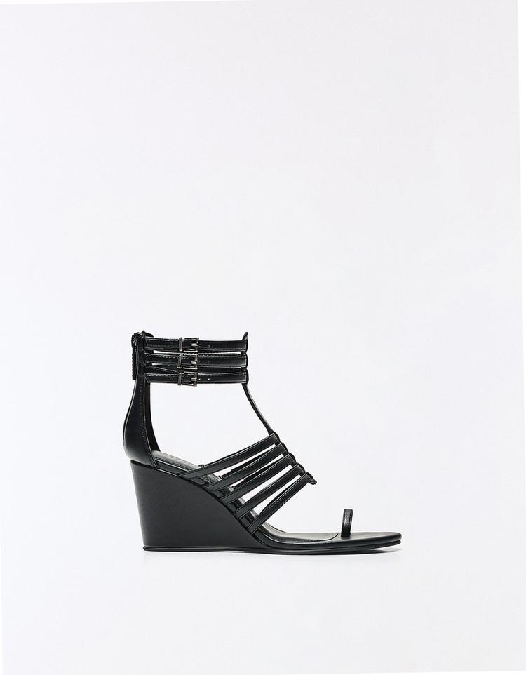 MULTI-STRAP WEDGE SANDALS — BLACK