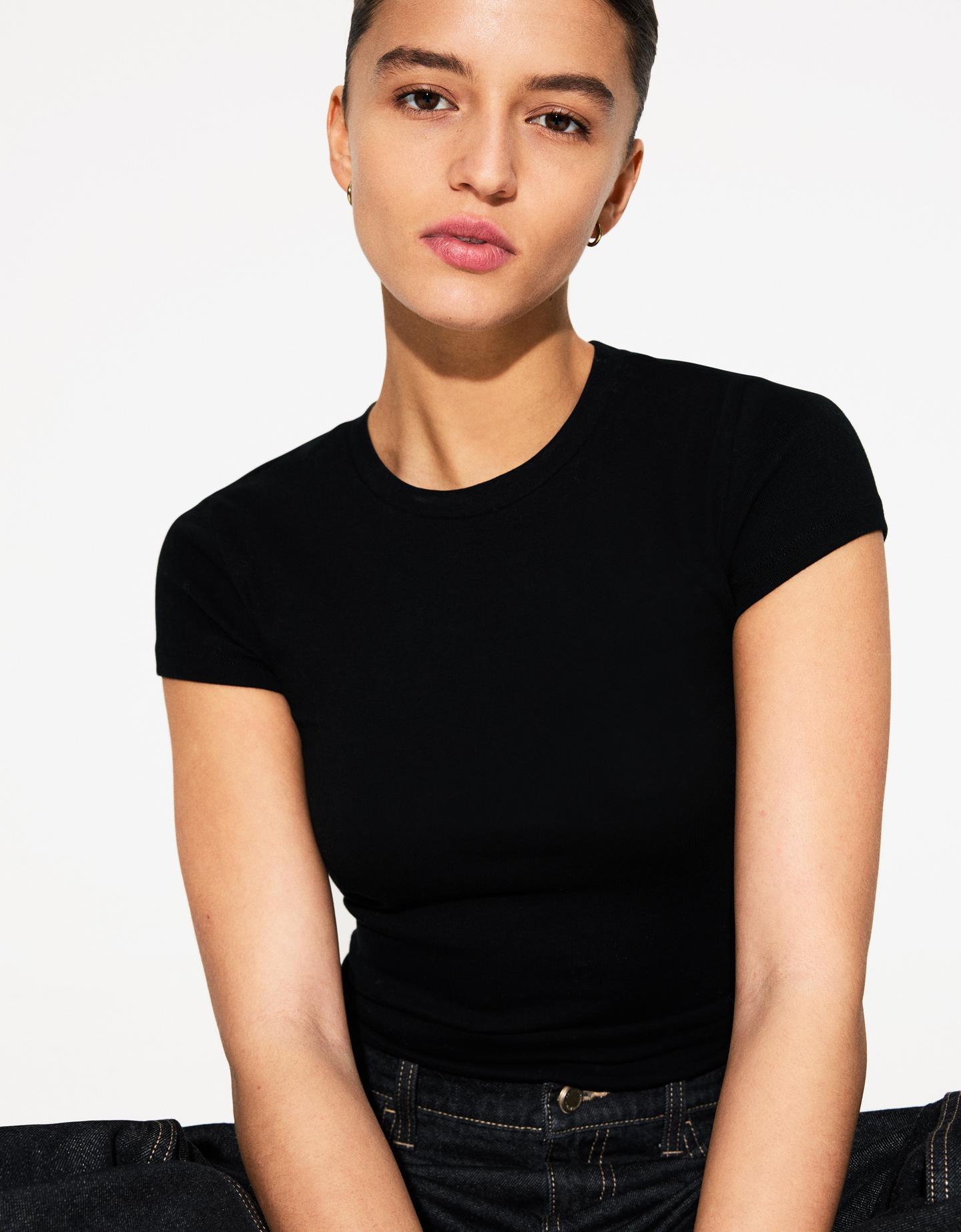 Bershka Short Sleeve T-Shirt With A Scoop Neck Women L Black