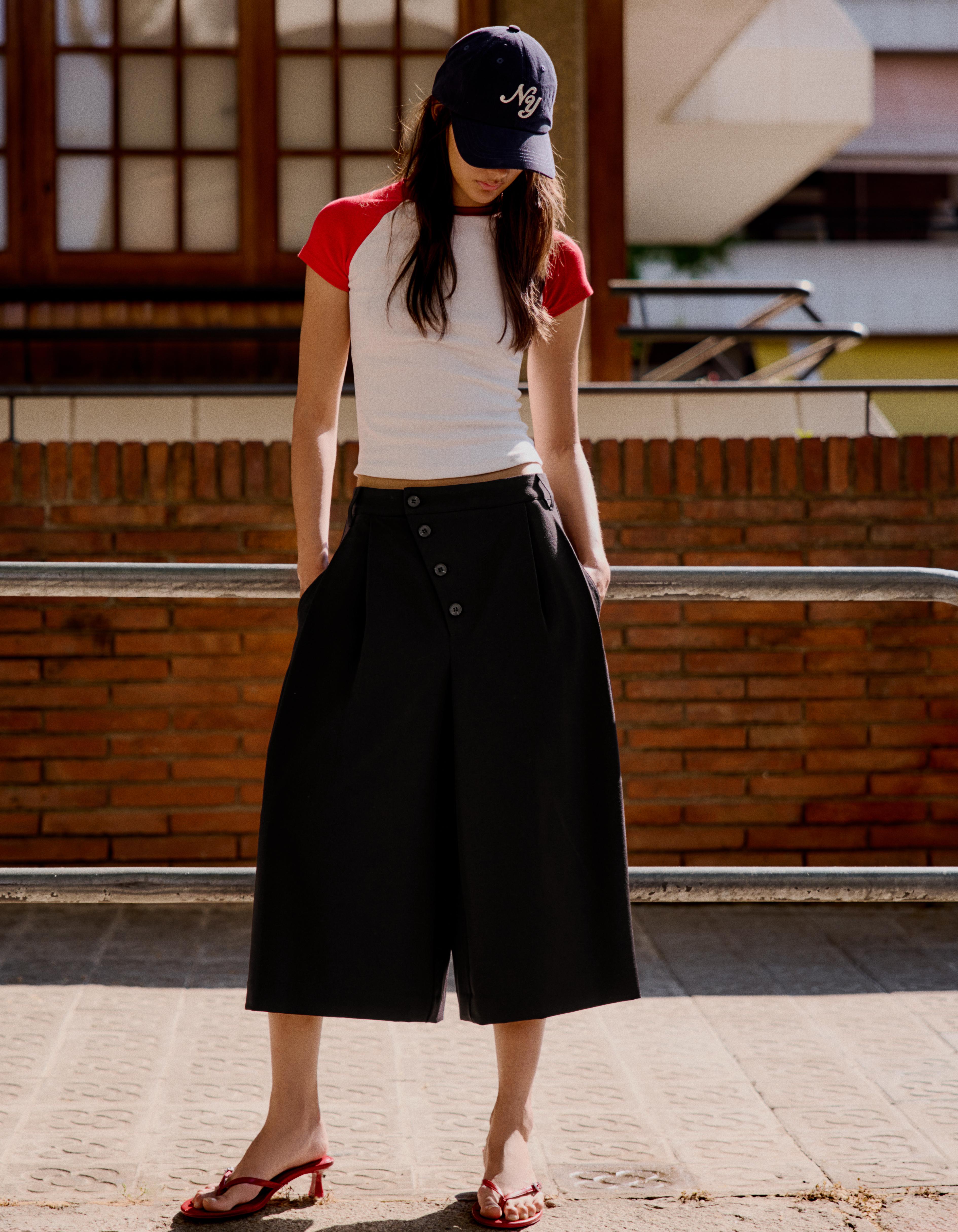 Bershka Bermuda Culotte Botones Cruzados Mujer Negro