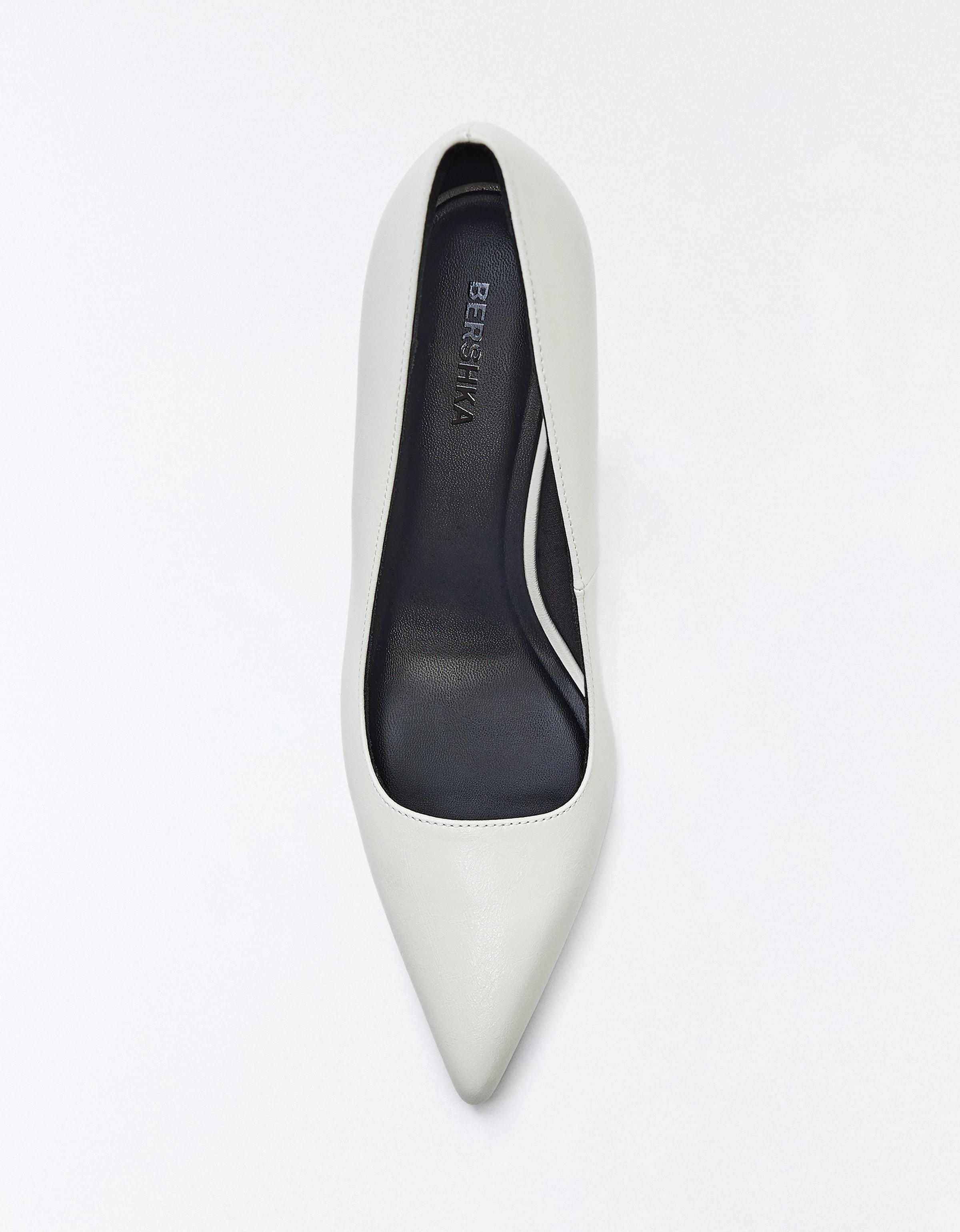 High-heel shoes — WHITE