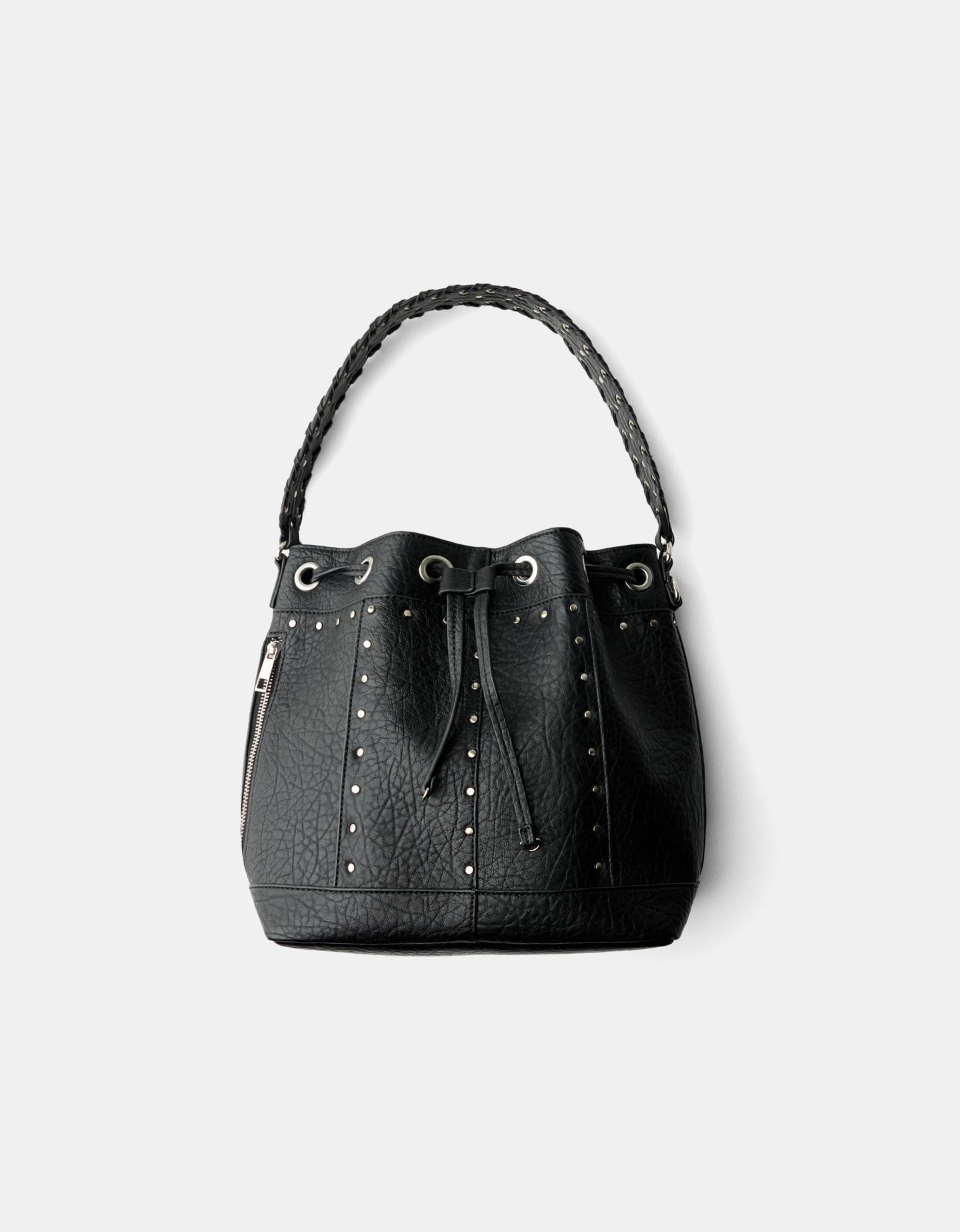 Bershka Bolsito Pouch Tachas Mujer Negro