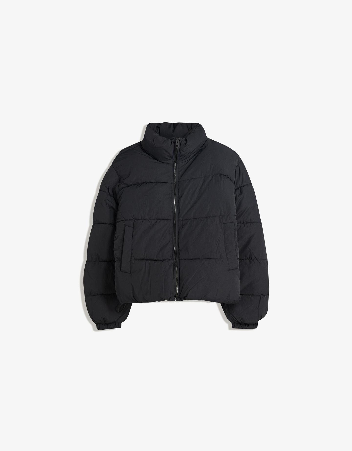Bershka puchowa kurtka czarny