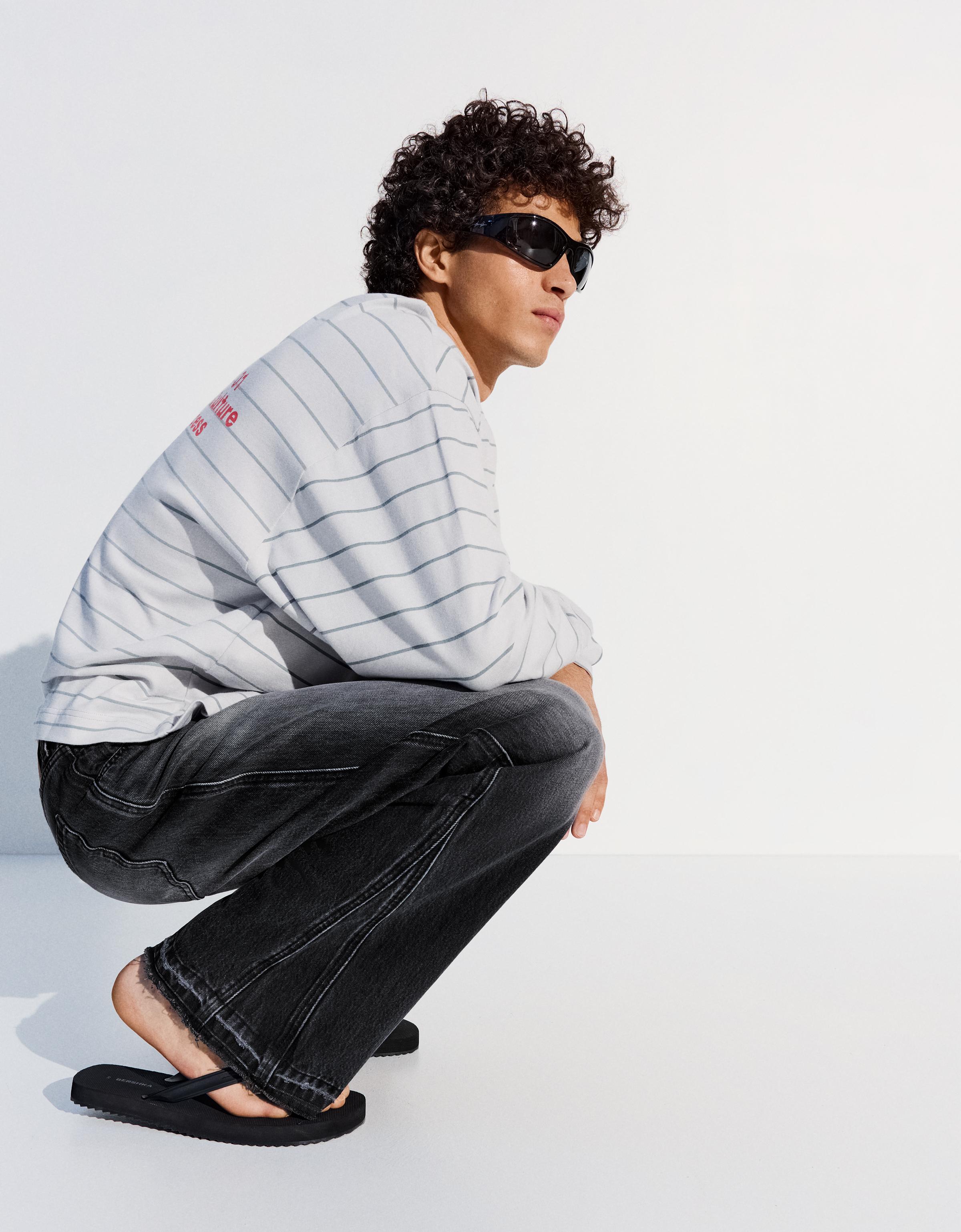 Straight flared jeans — Black