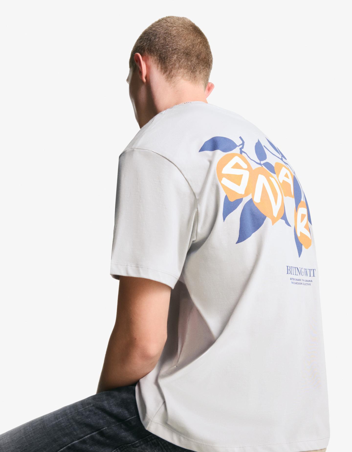 Bershka koszulka z krótkim rękawem i nadrukiem jasnoniebieski