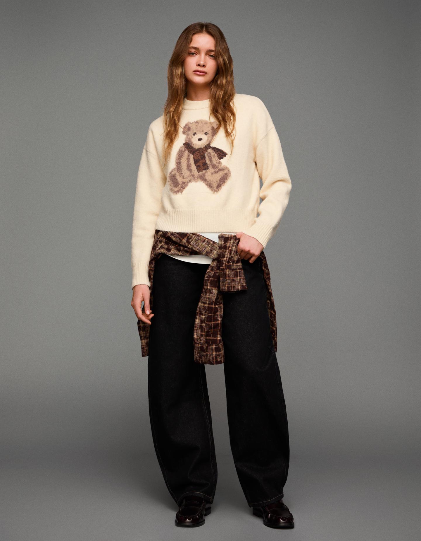 Bershka sweter z nadrukiem kremowy