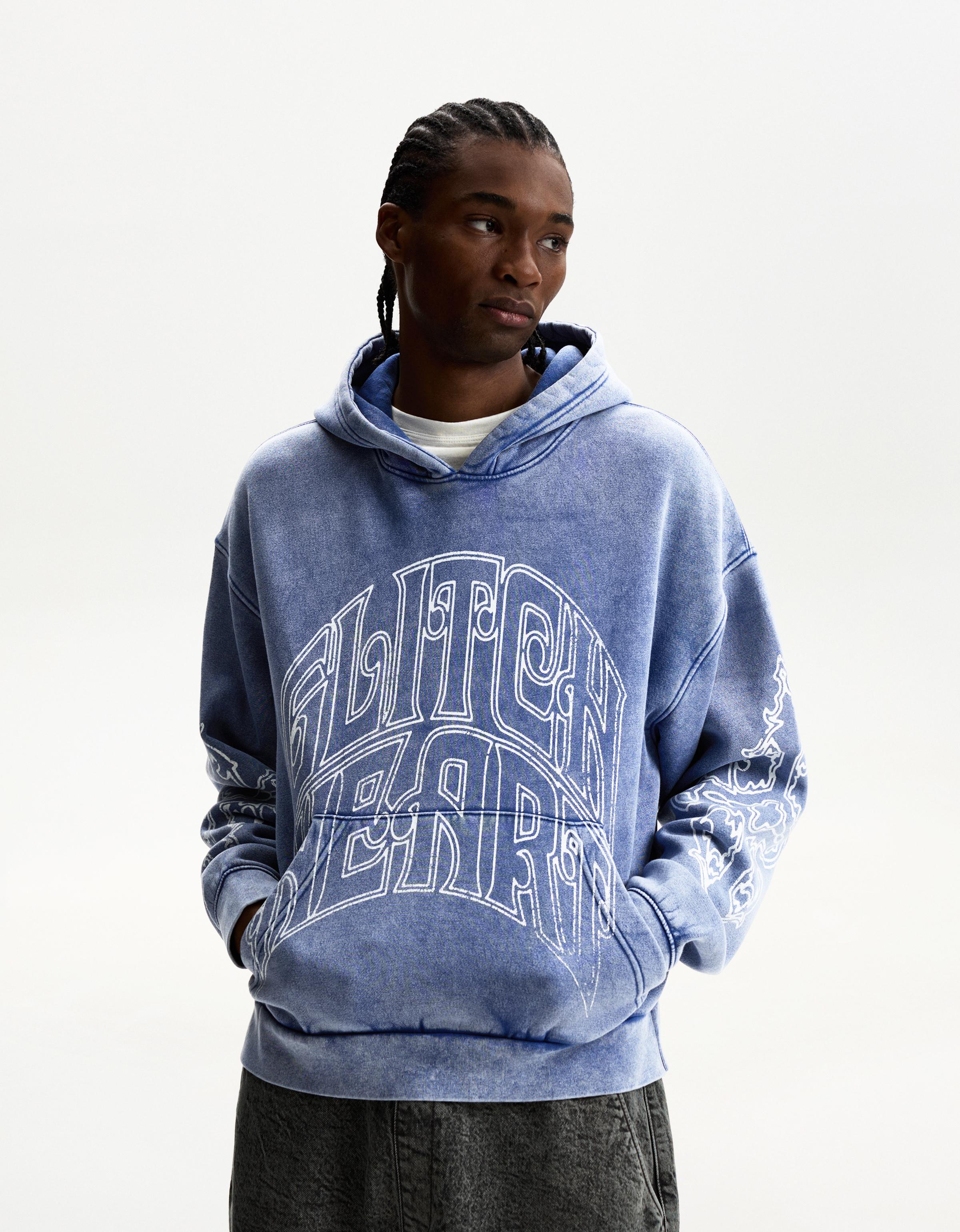 Bershka Sweatshirt Im Washed-Look Mit Kapuze Und Print Herren L Ausgewaschenes Blau