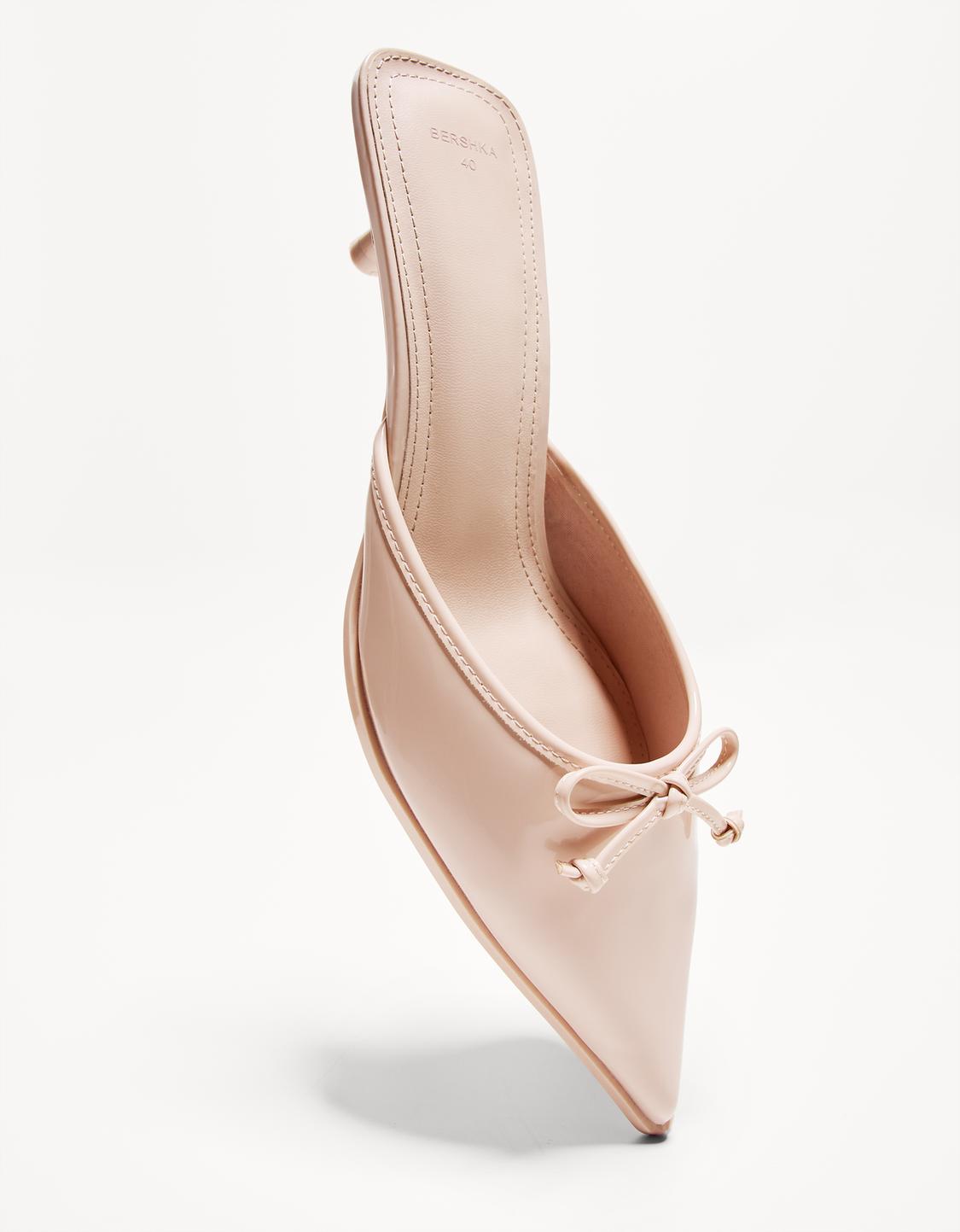 Kitten heel slingback shoes