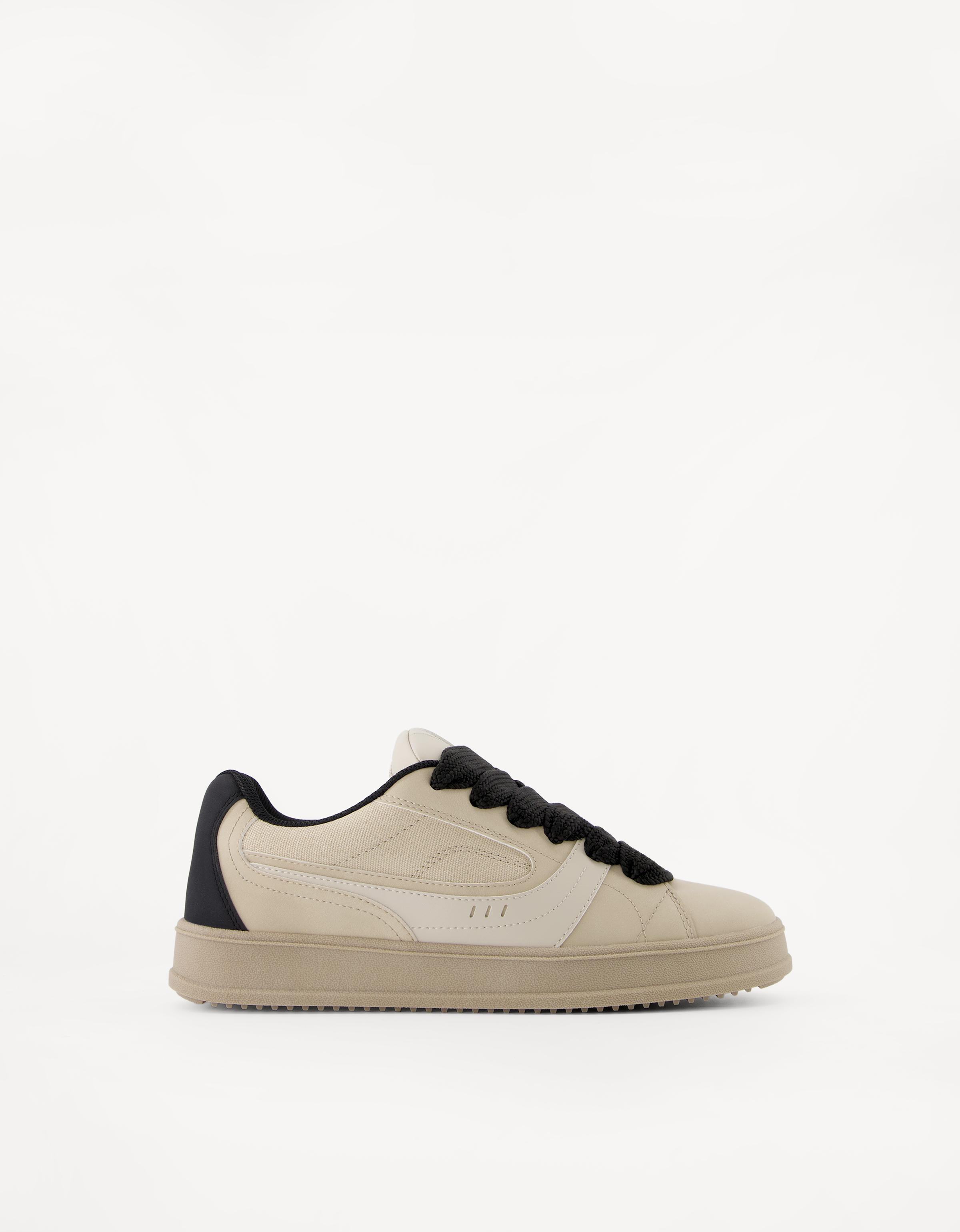 Bershka Skate-Sneaker Mit Xl-Schnürung Und Schleife Herren 43 Kombiniert
