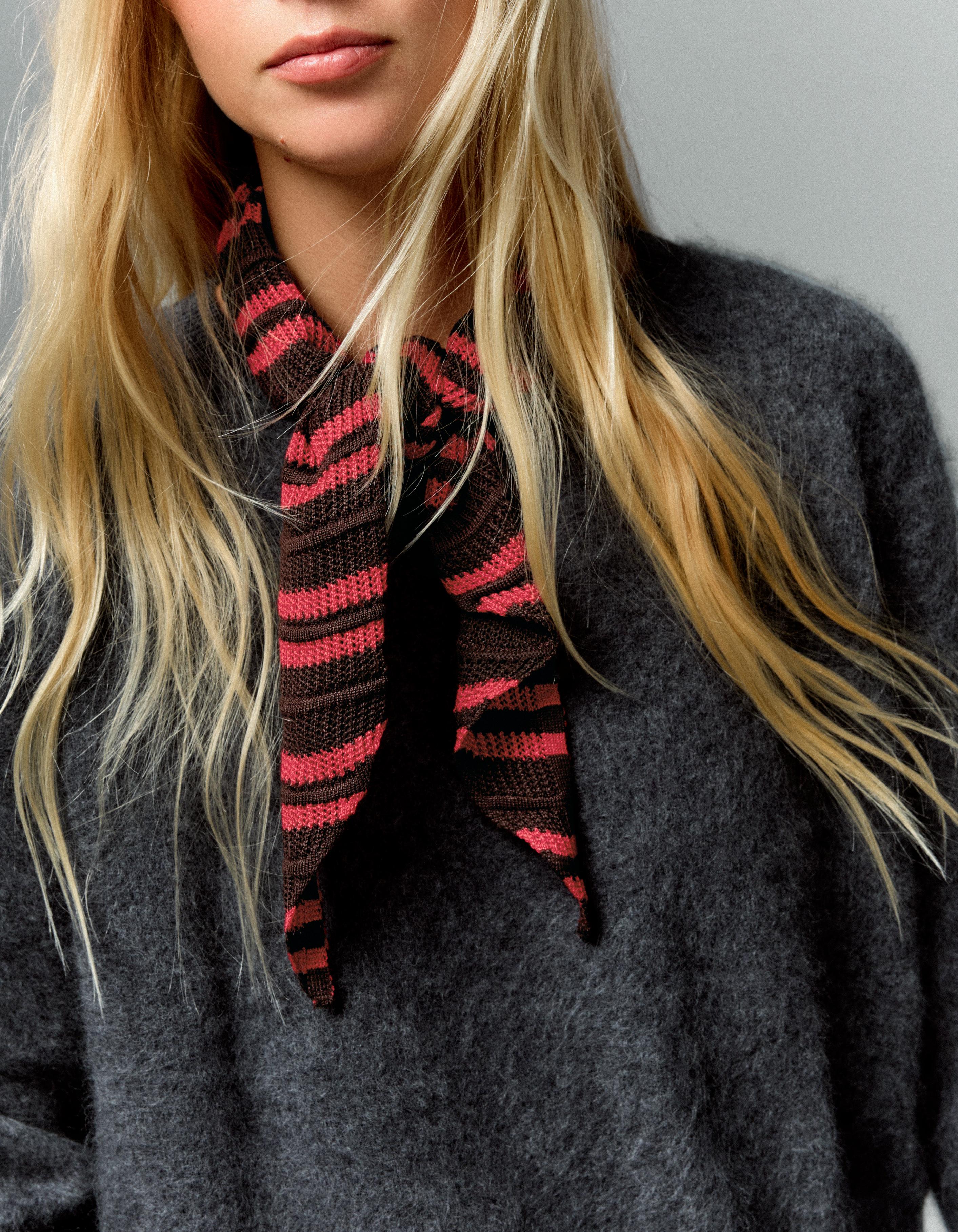 Striped triangular scarf — Brown