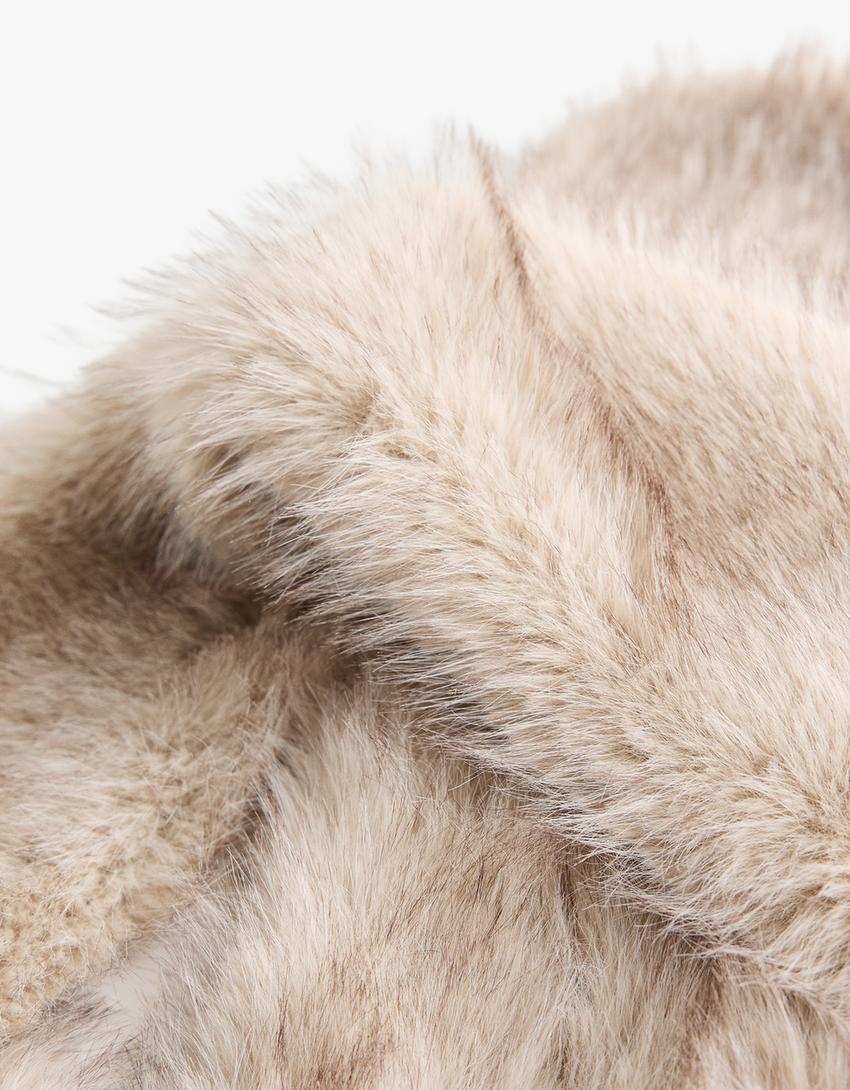 Faux fur stole-Cream