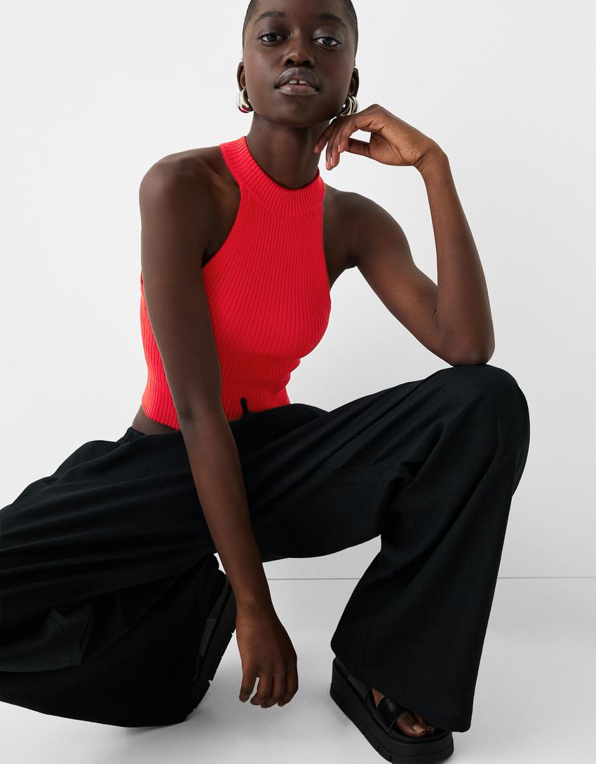توب مضلع برقبة هالتر-أحمر-2