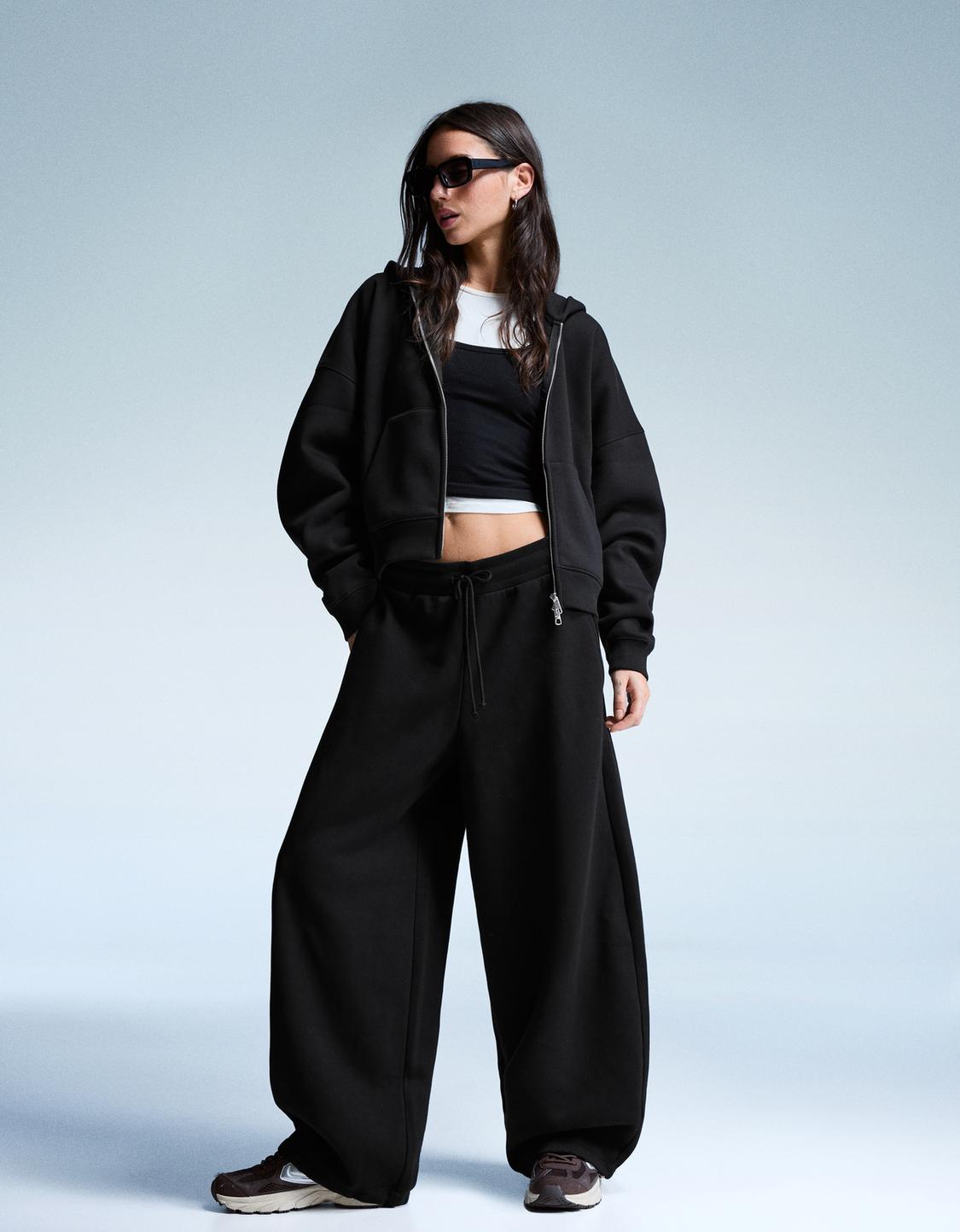 Conjunto de sweatshirt com zíper oversize e calças barrel fit