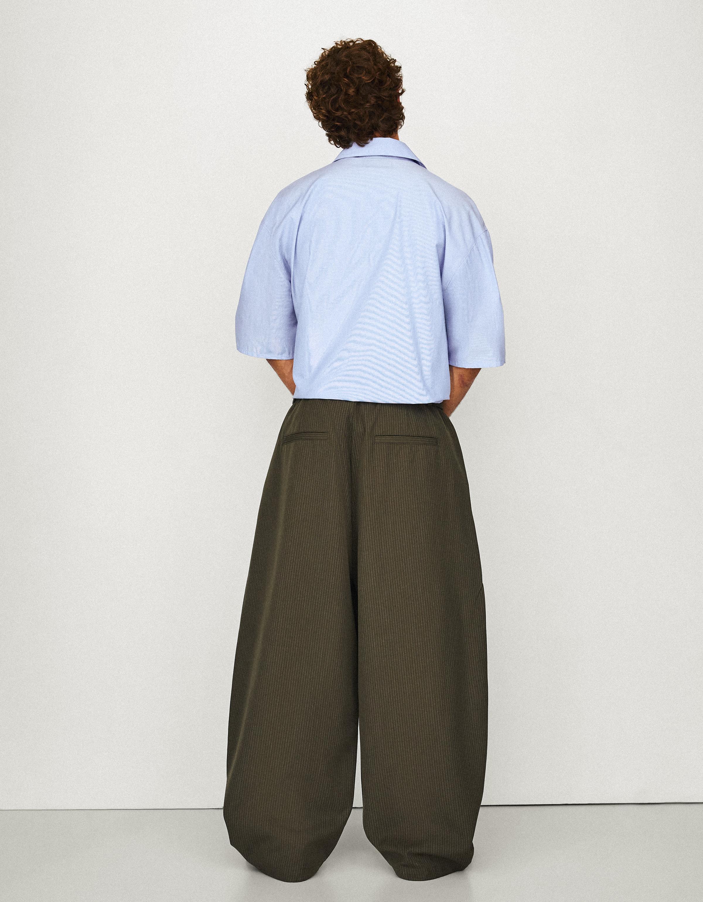 Barrel-leg trousers with darts and belt — Khaki