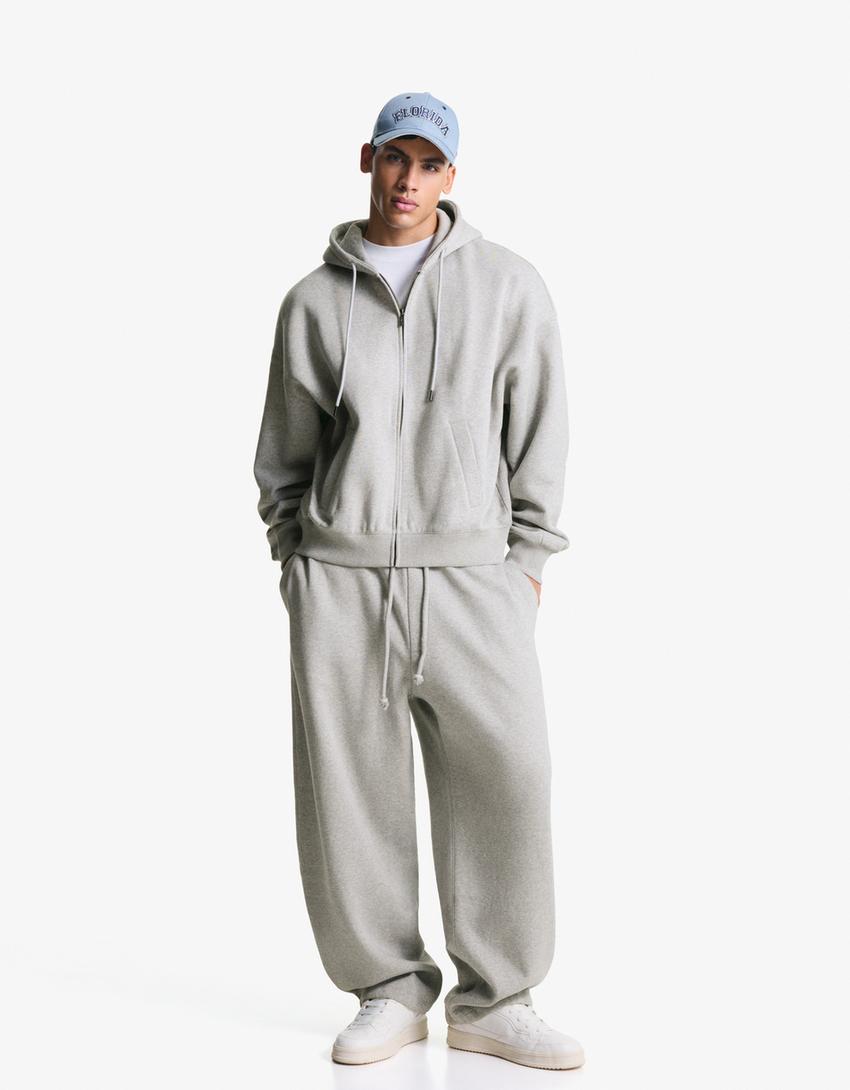 Sweat zippé à capuche