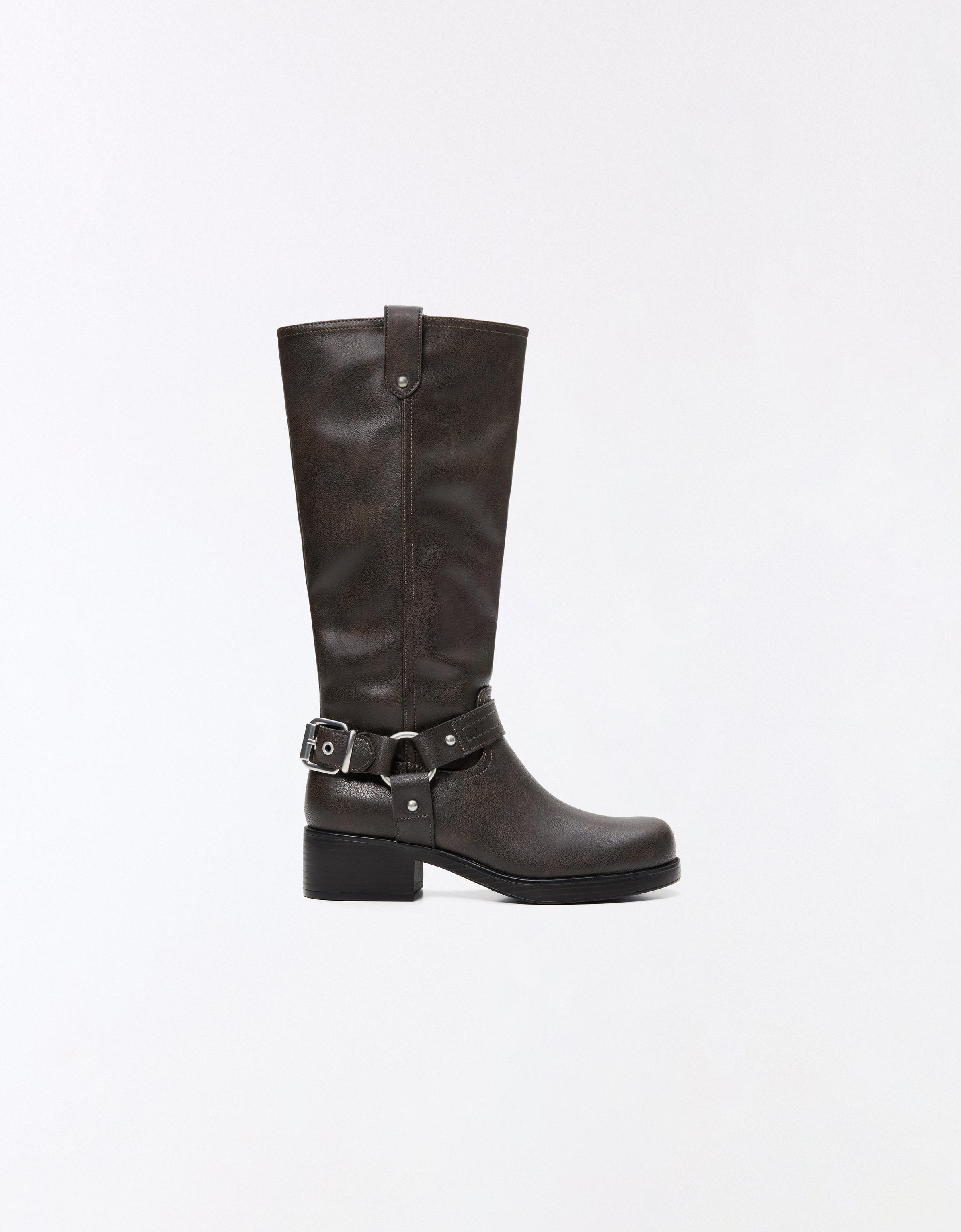 Biker boots with buckle — Brown
