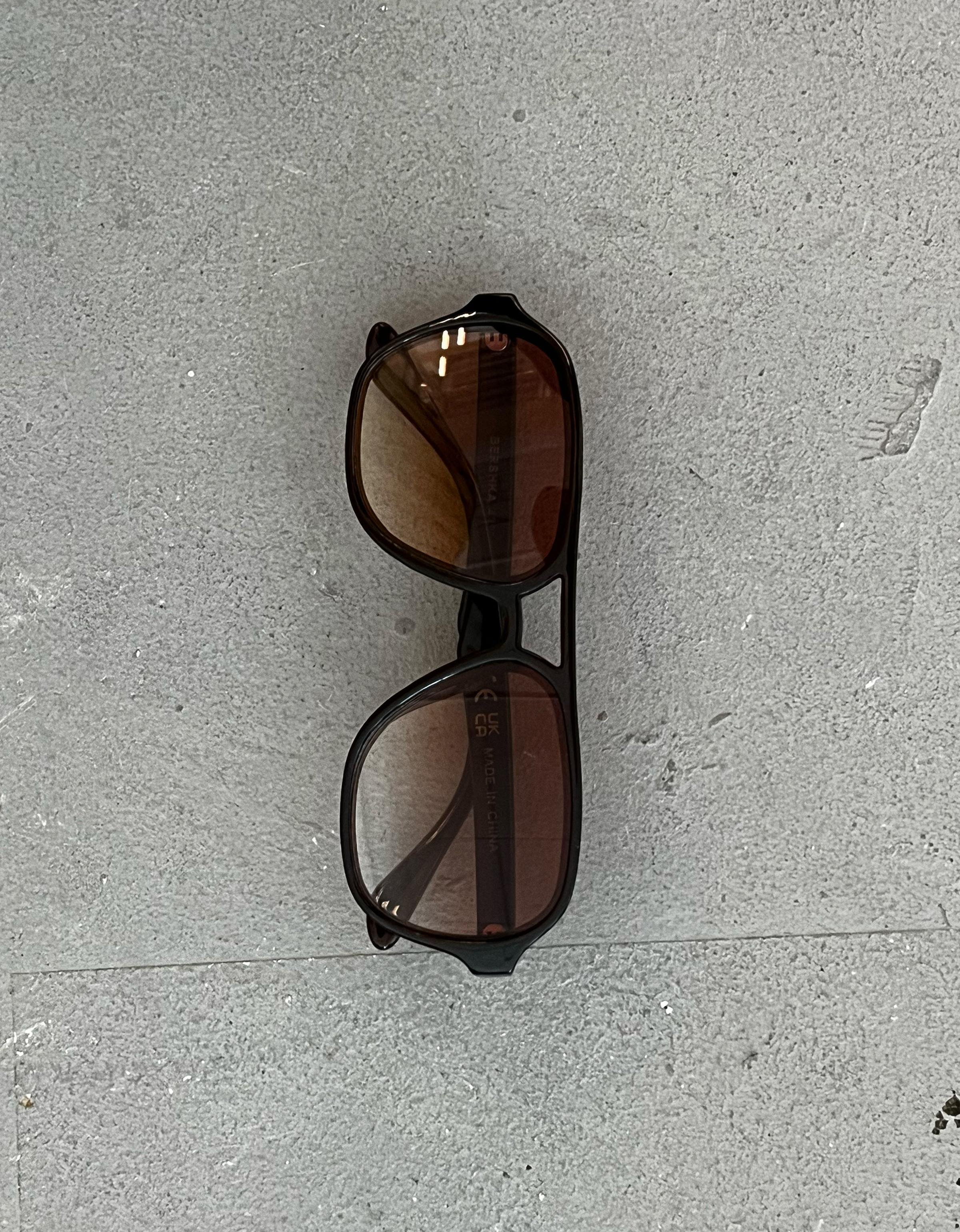 Retro sunglasses — Brown