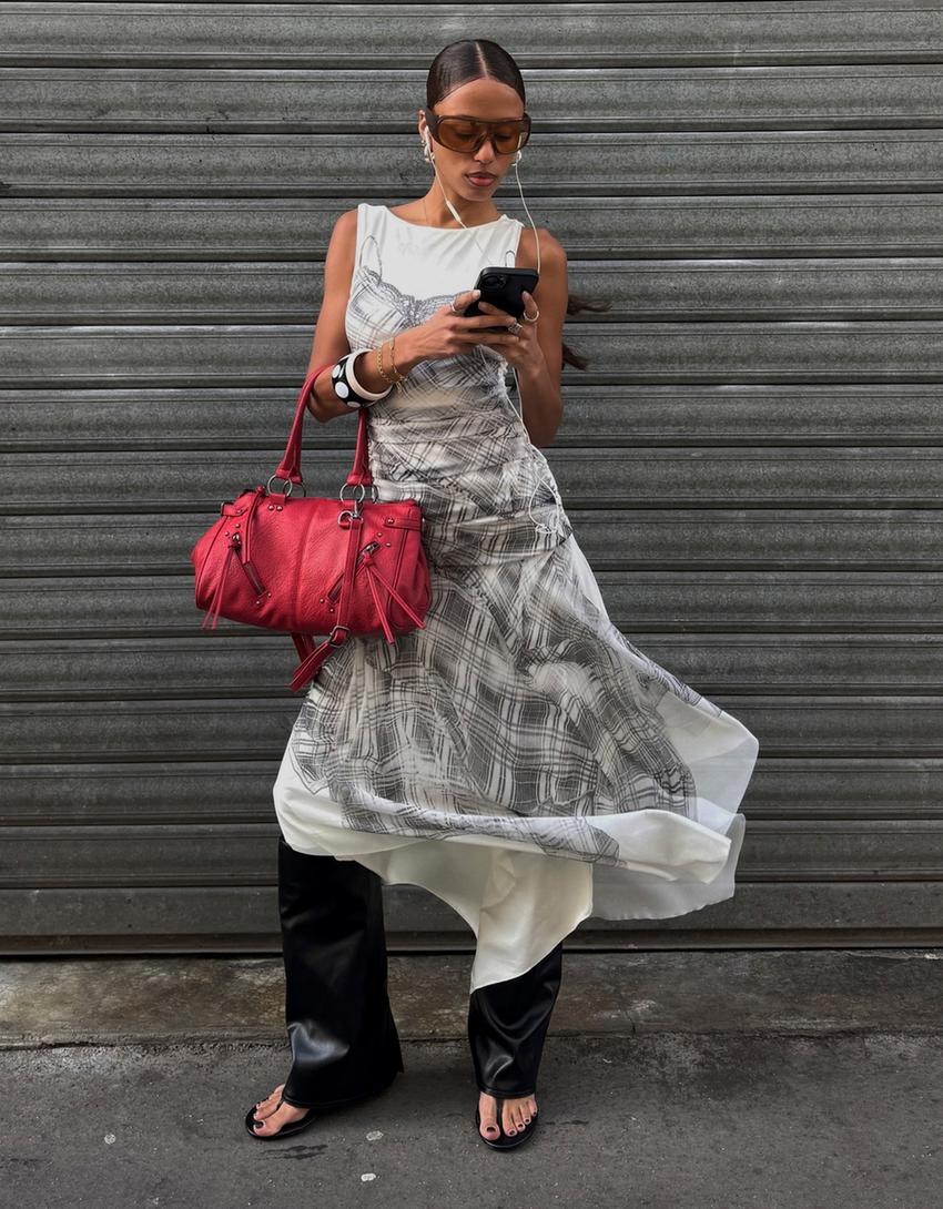 Thong heeled sandals-BLACK