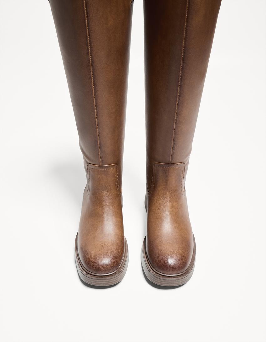 Bottes plates à tige haute-Marron