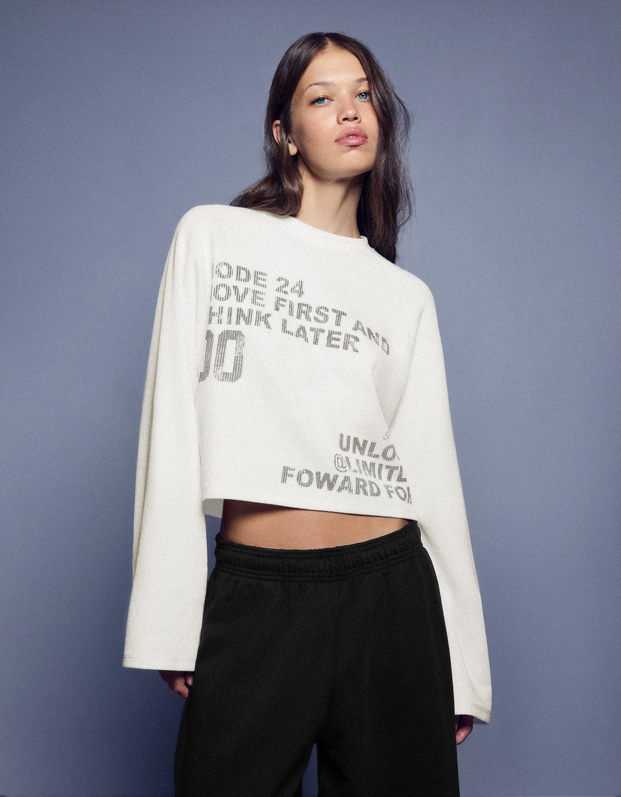 Round neck print sweatshirt — Cream