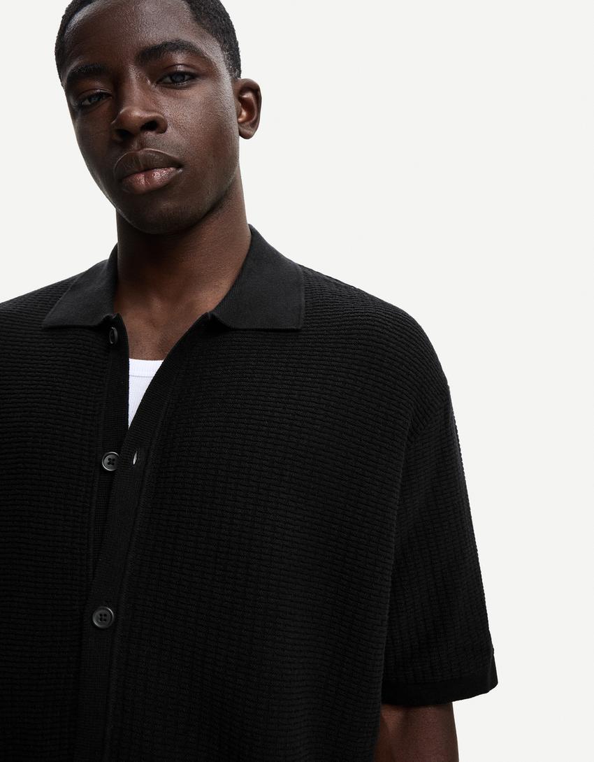 Textured short sleeve shirt-Black