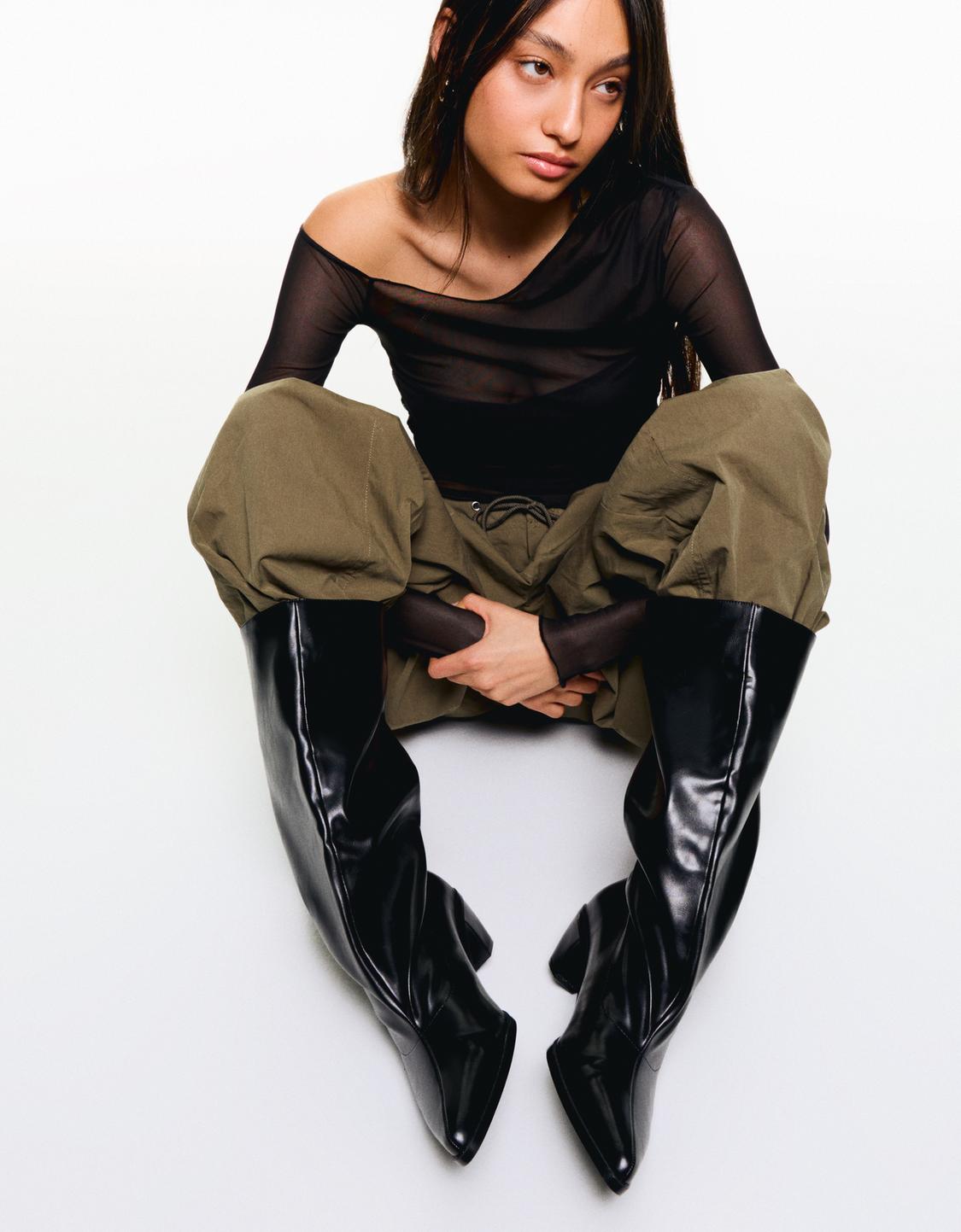 Wide-leg high-heel boots