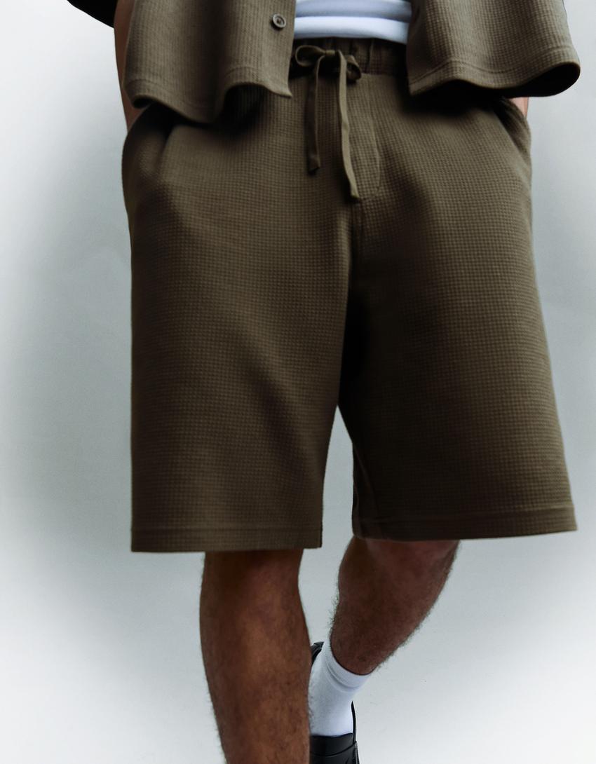 Waffle knit skater Bermuda shorts-Khaki
