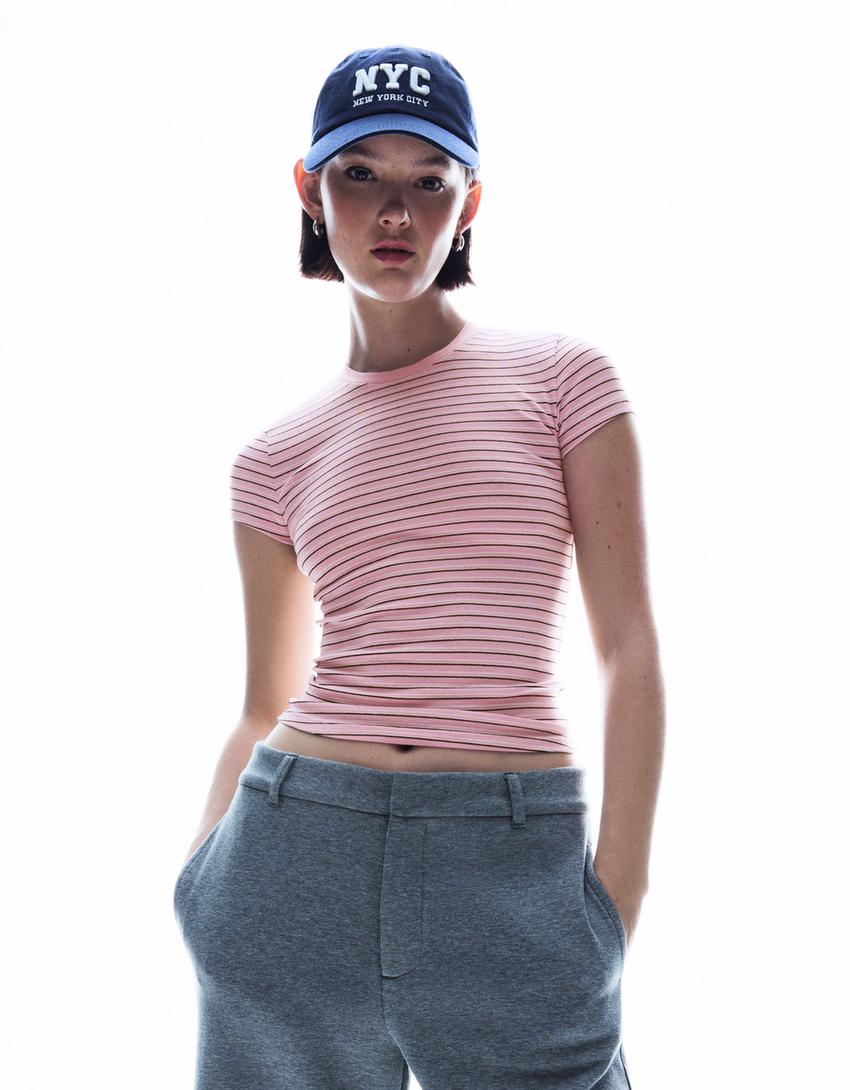 Camiseta manga curta colo redondo-Negro