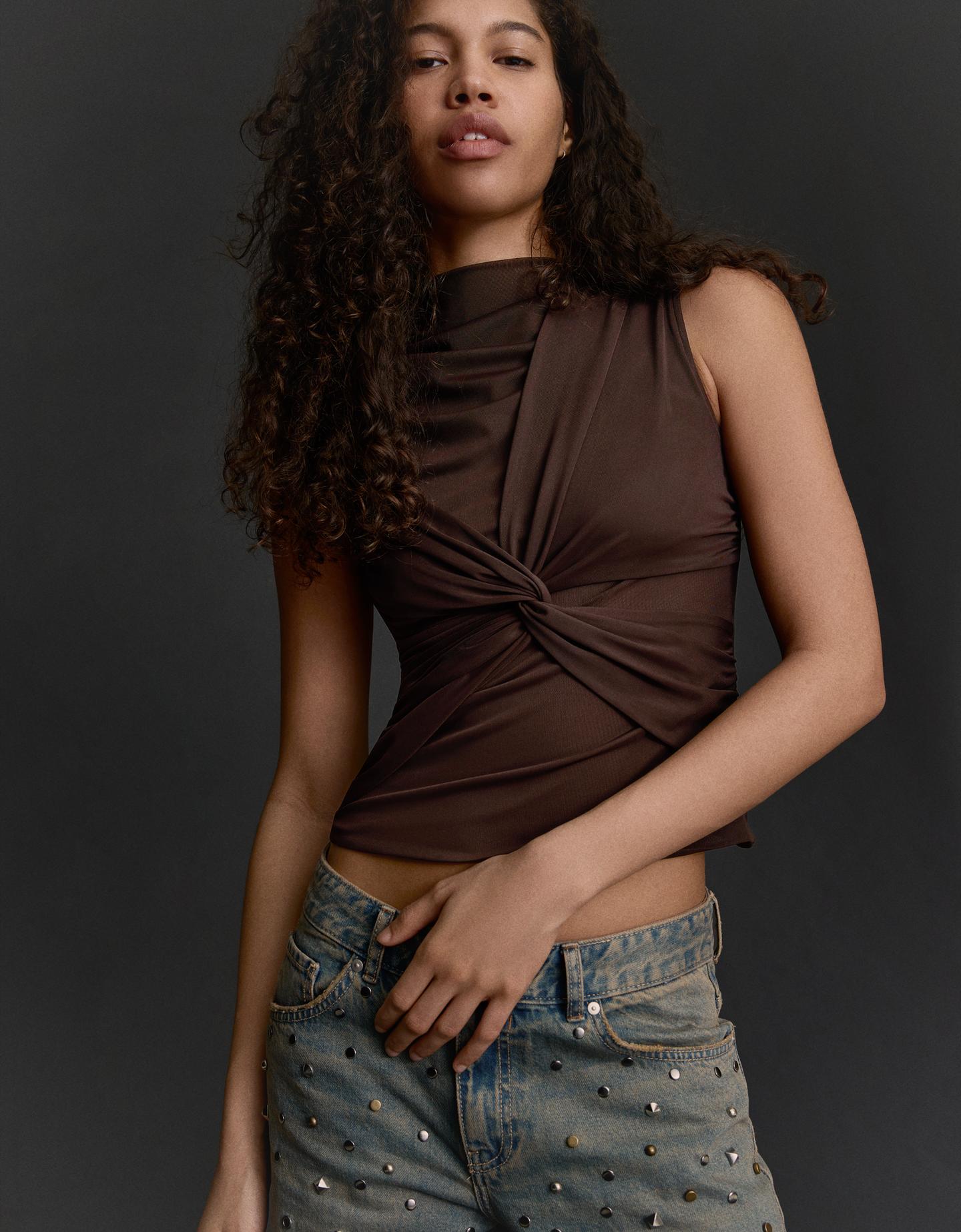 Bershka tiulowy top z węzłami brązowy
