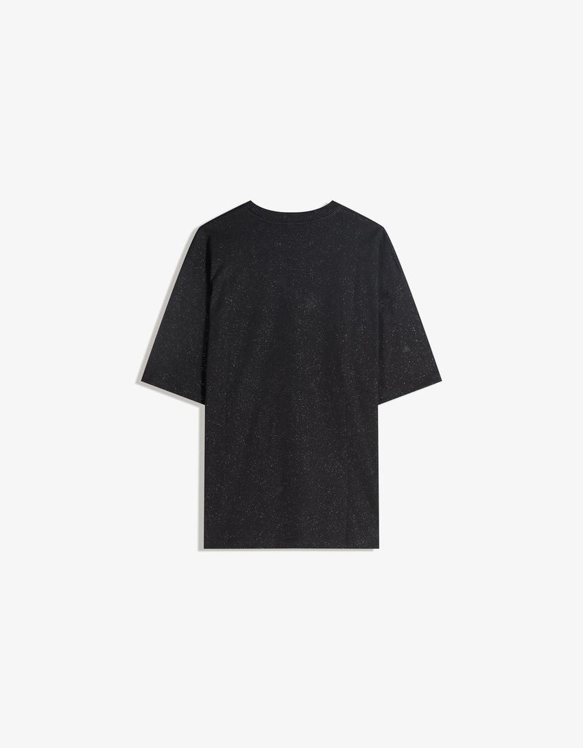 Camiseta manga curta oversize purpurina-Negro