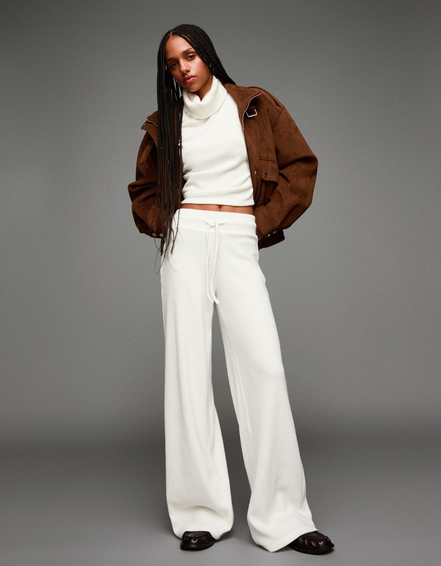 Bershka spodnie wide leg rib soft kremowy