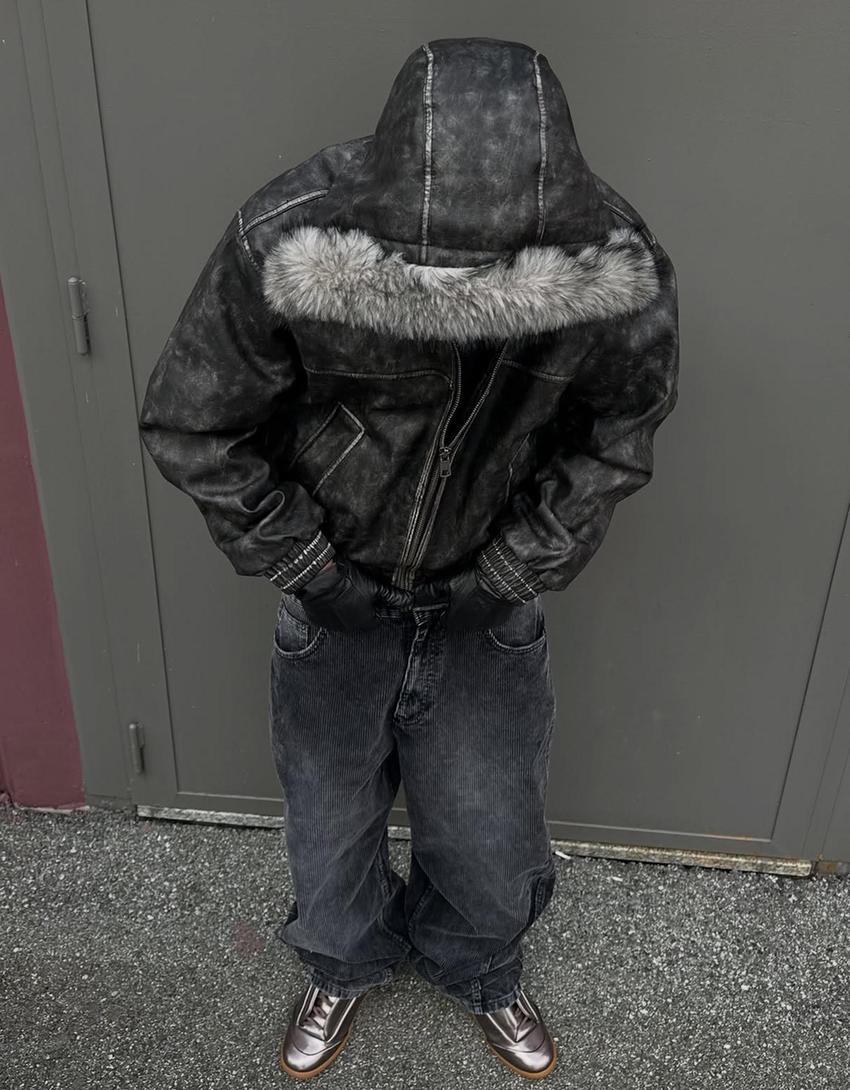 Kunstlederjacke mit Kapuze-Schwarz