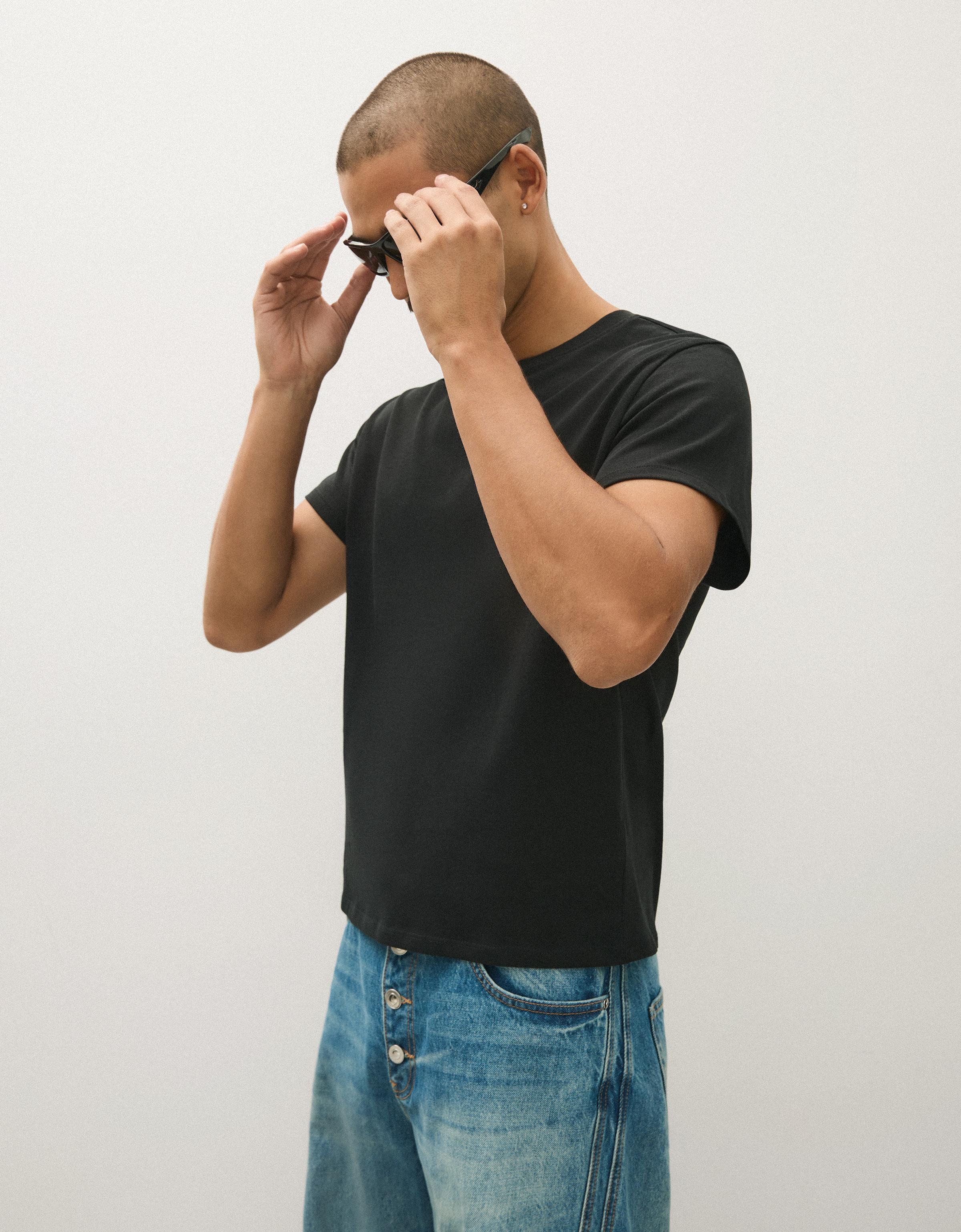 Short sleeve T-shirt — Black