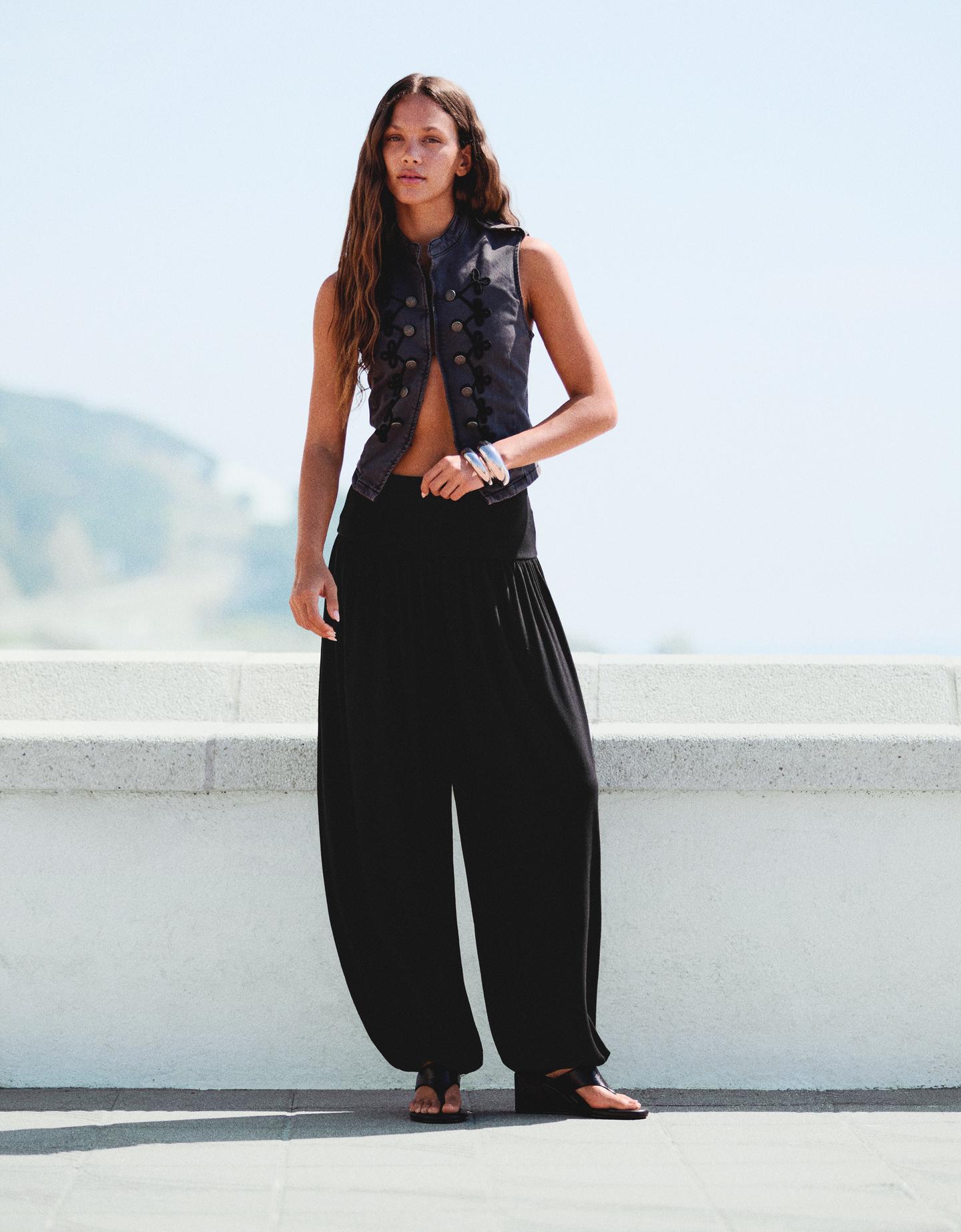 Bershka Pantalón Balloon Fajín Mujer Negro