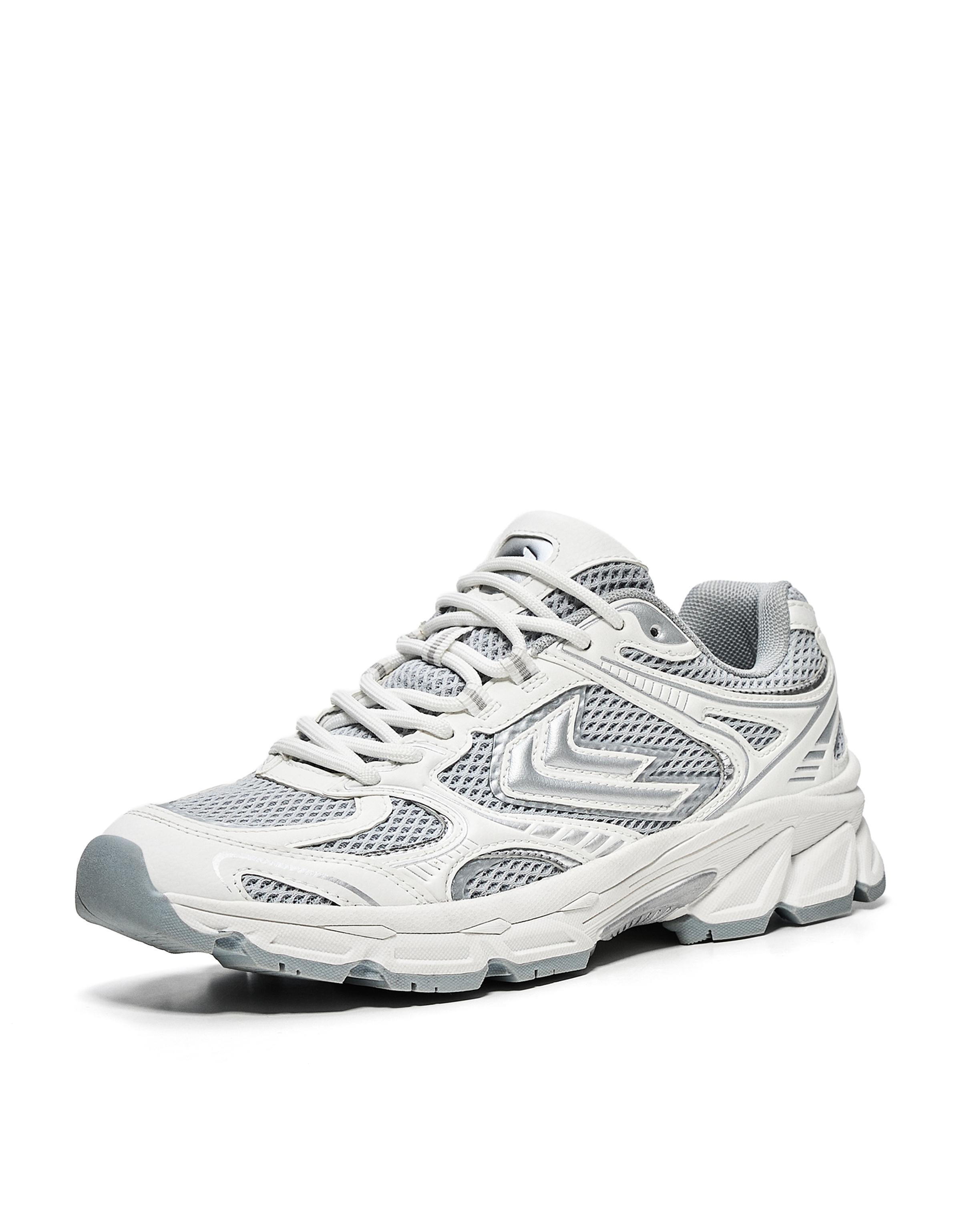 MULTI-PIECE TRAINERS — Multicolored