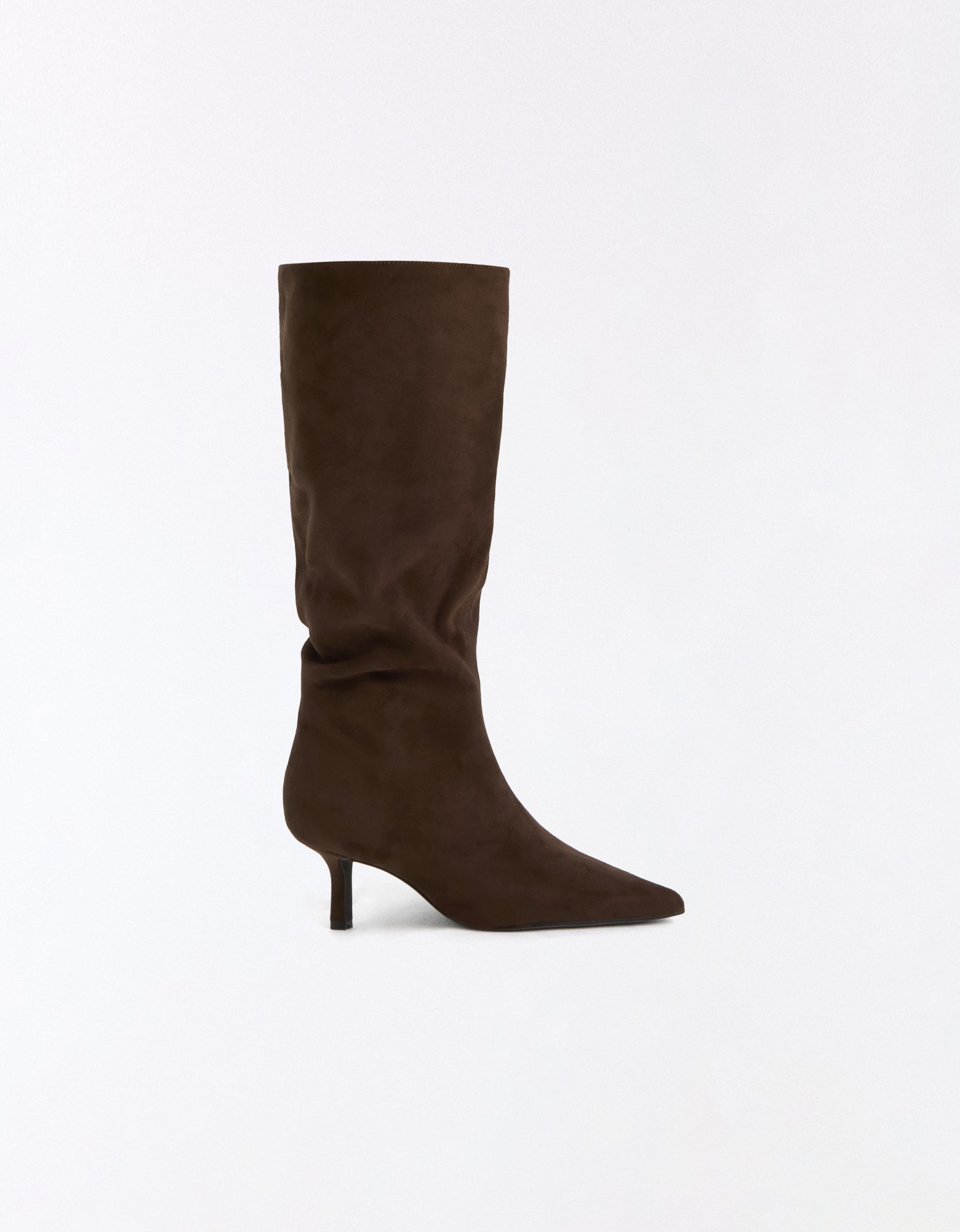 Kitten heel boots — Brown