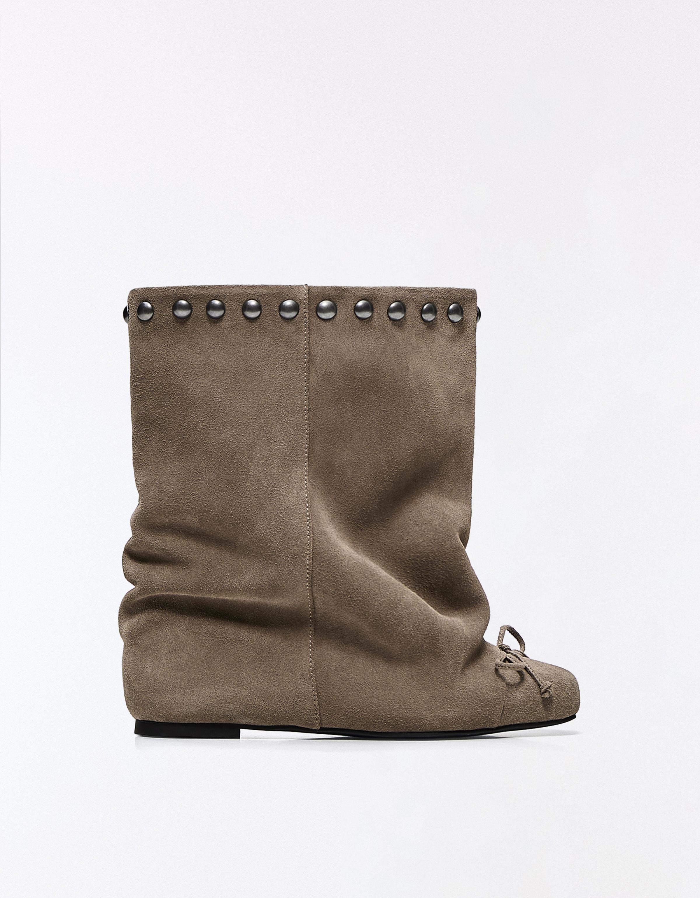 Leather flat ankle boots with wide shaft and studs — TAUPE