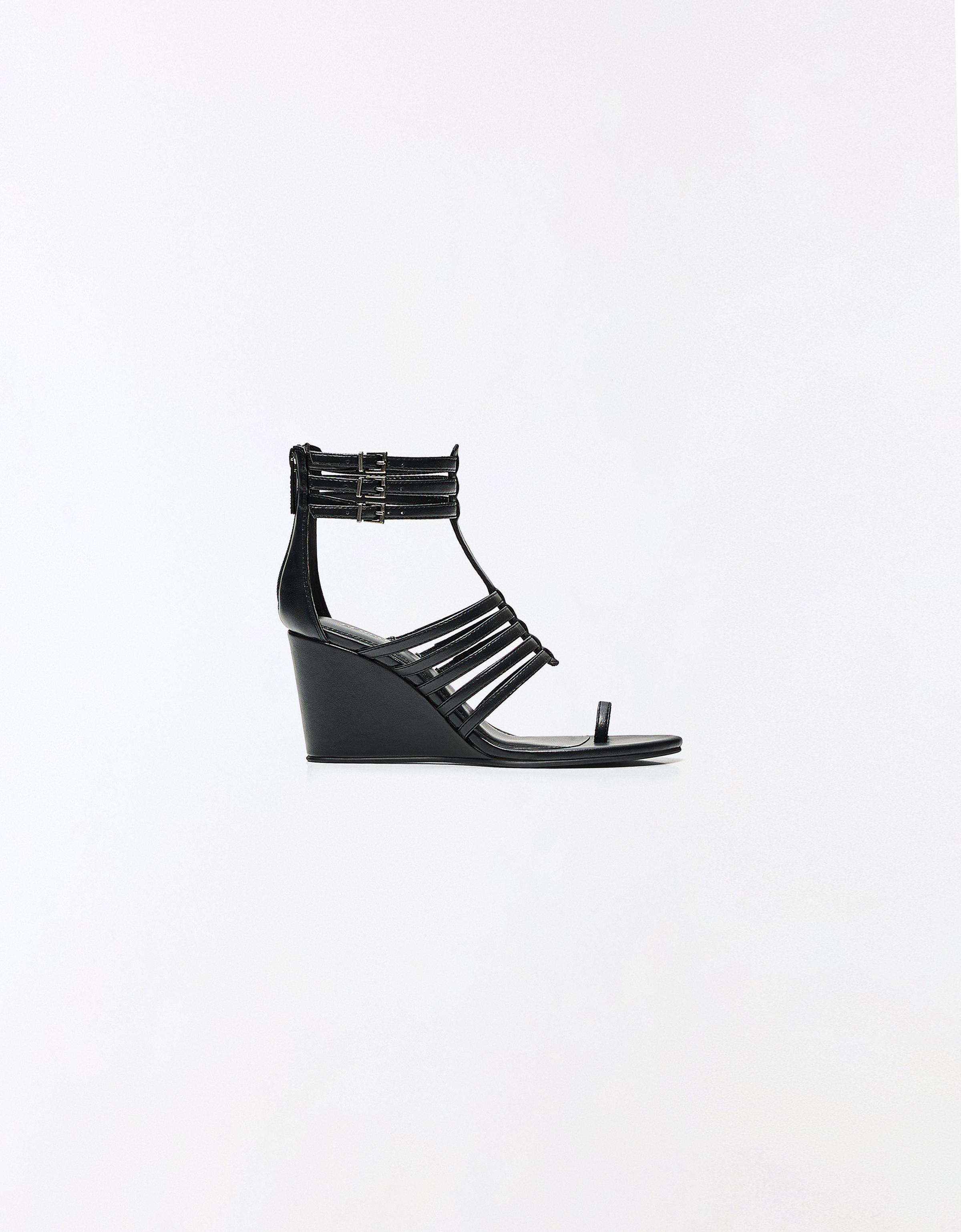 MULTI-STRAP WEDGE SANDALS — BLACK