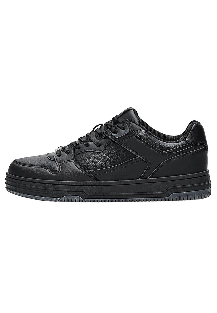 BASIC TRAINERS — BLACK