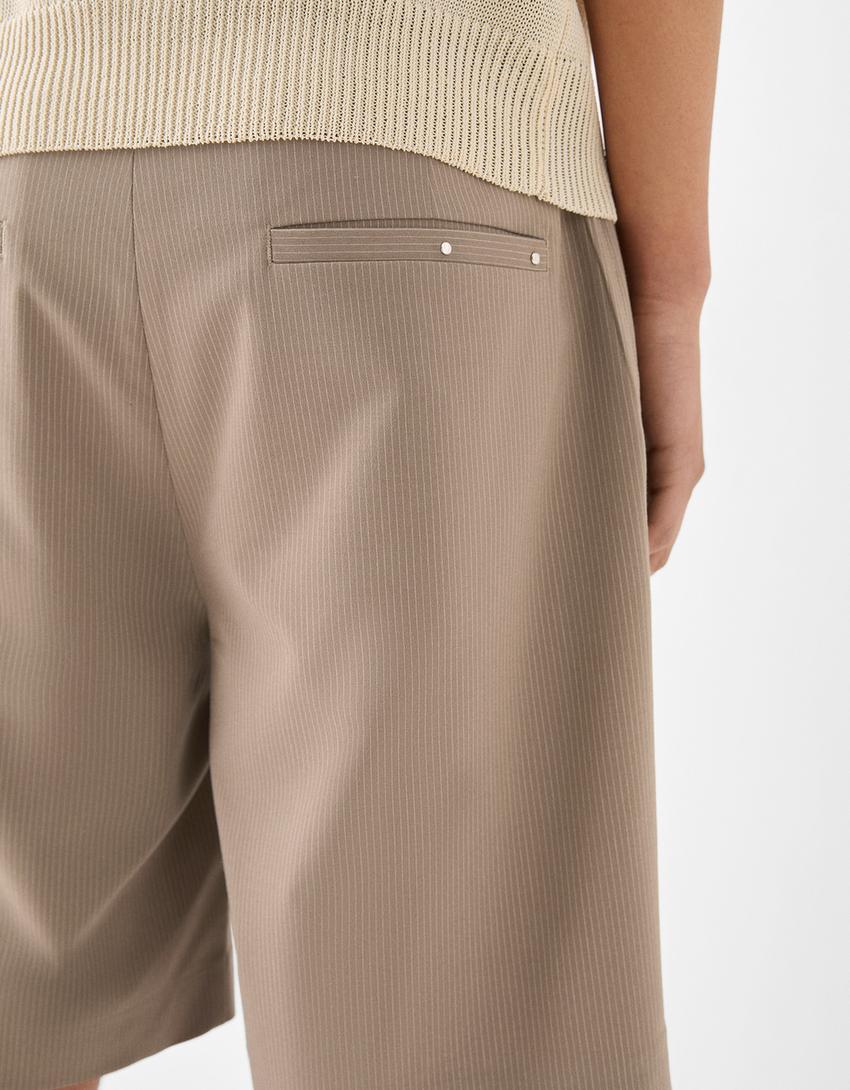 برمودا شورت محبوك ومقلّم-رملي-3