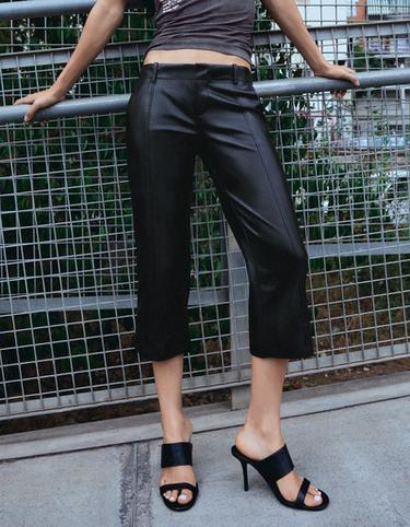 Leather-effect capris — Black 3