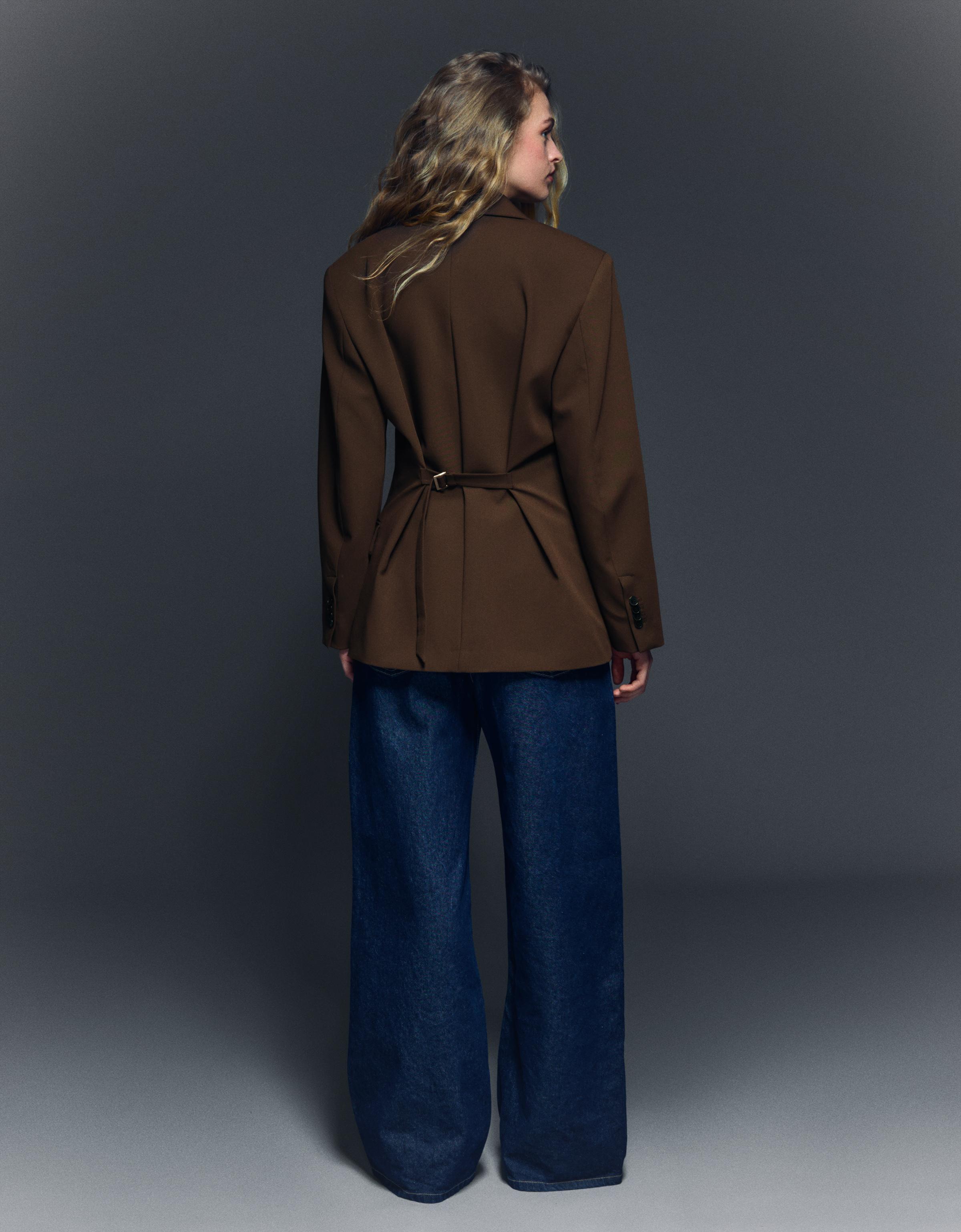 Blazer with back buckle