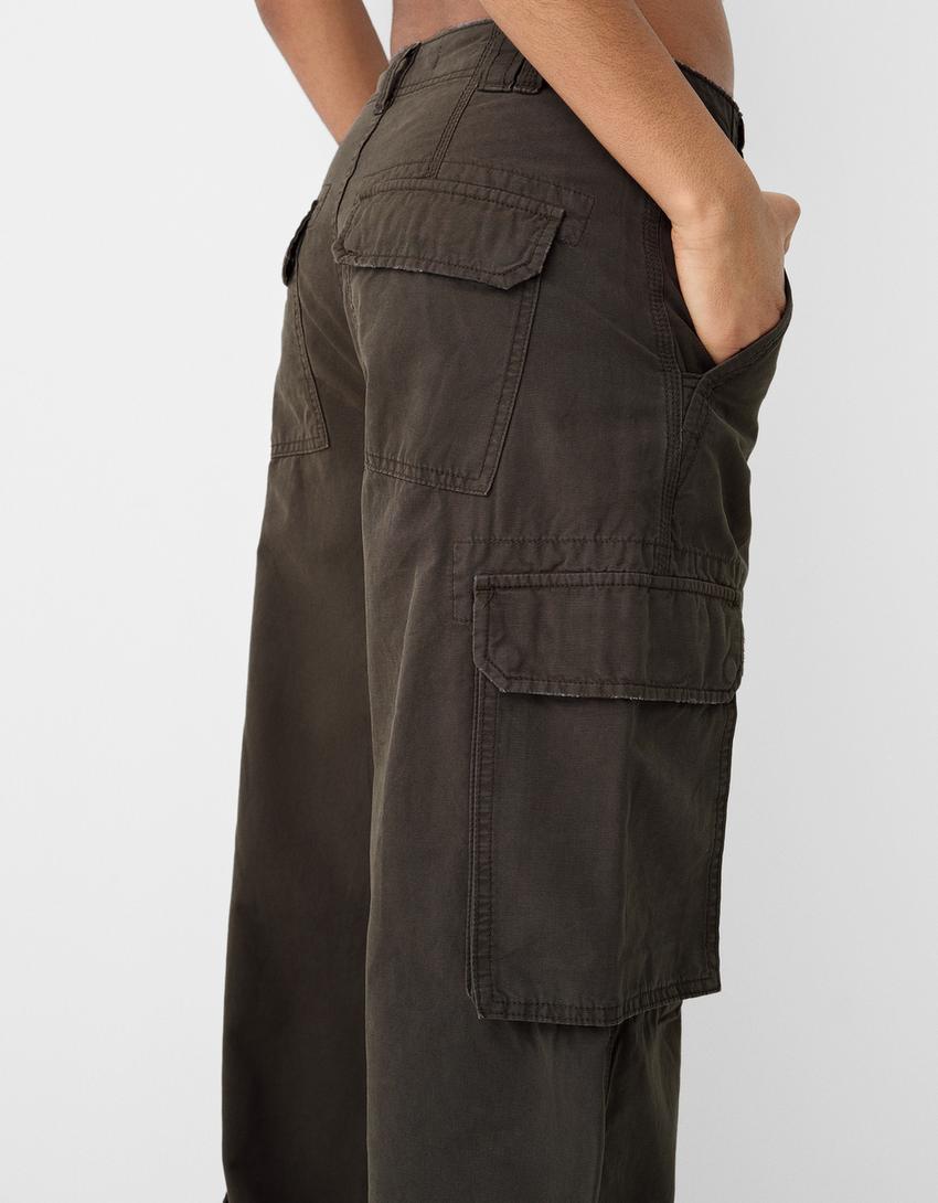 Voluminous multipocket cargo trousers-Khaki