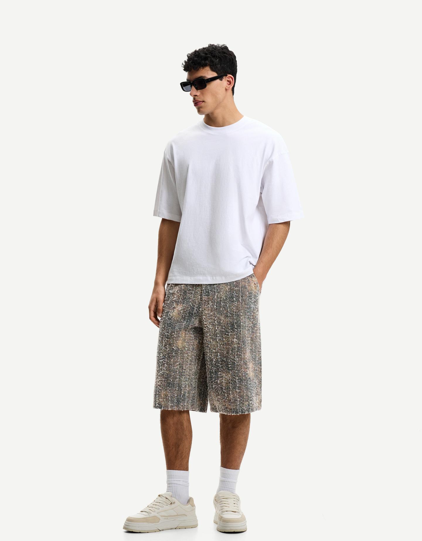 Bershka Bermudy Skater Z Nadrukiem Mężczyzna 42 Khaki