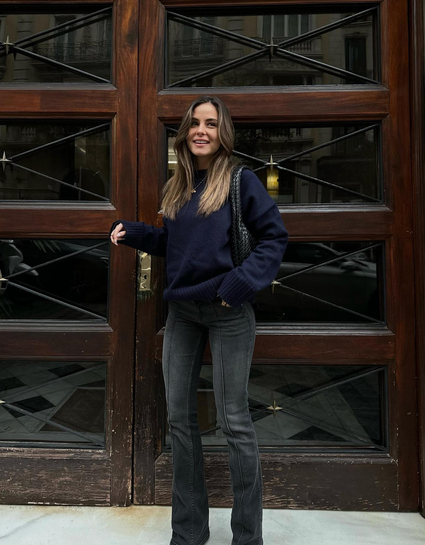 Bershka Jeansy Bootcut Z Niskim Stanem Kobieta 40 Czarny