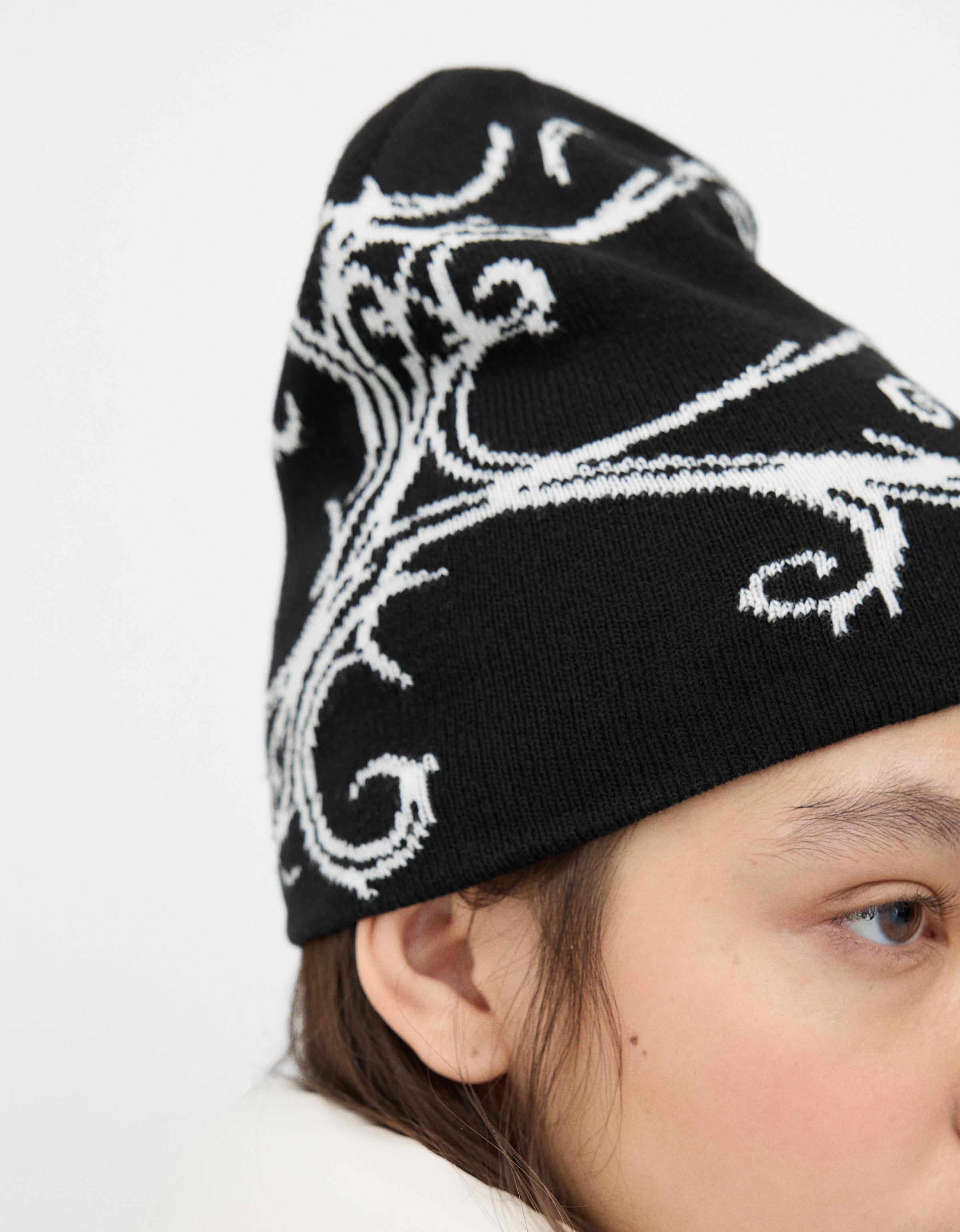 Skater beanie Women Bershka