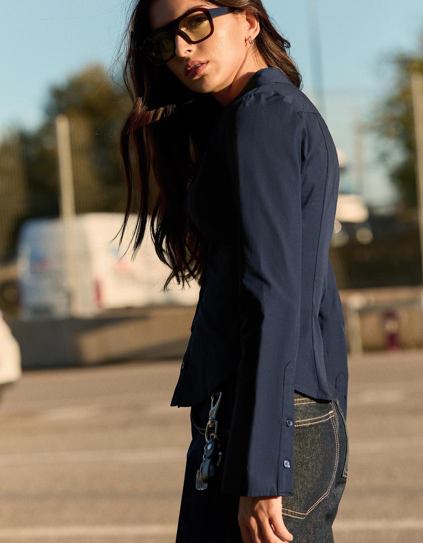 Camisa justa manga flare-Marinho