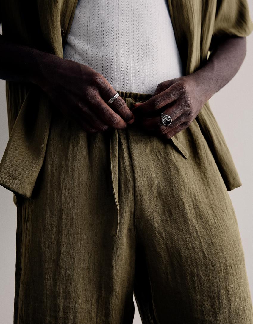 Rustic jogger Bermuda shorts-Khaki