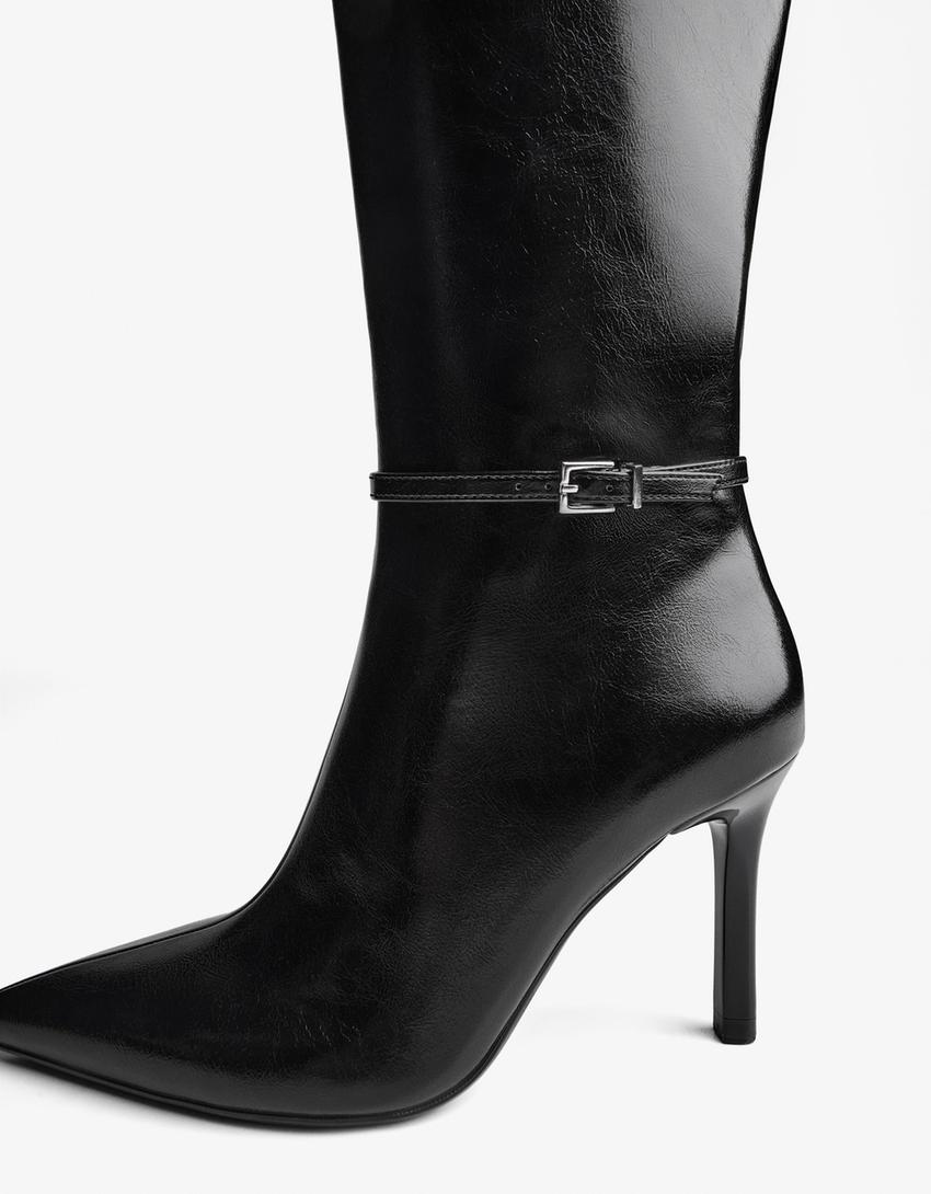 Bota tacón detalle hebilla-Negro
